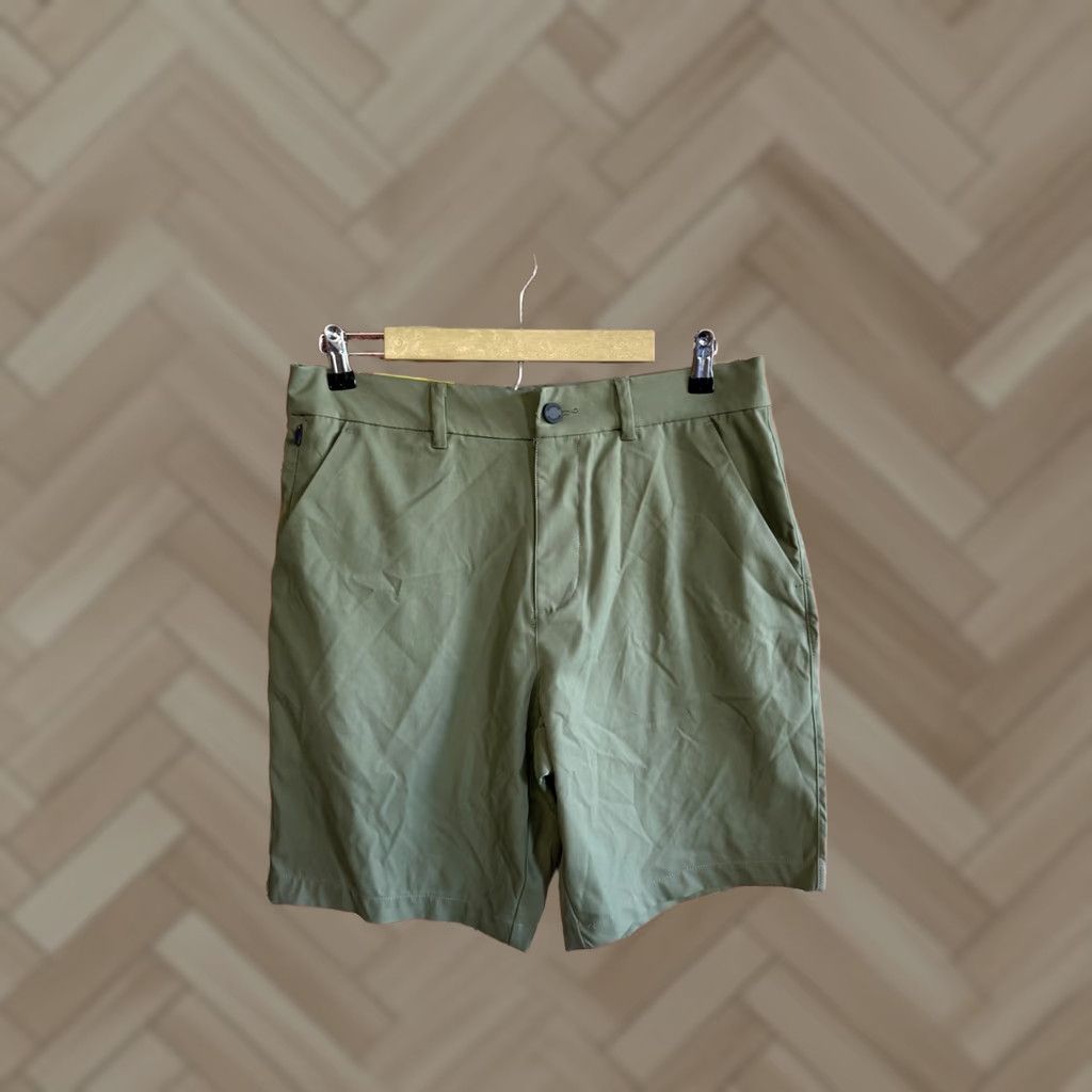 Vintage 32 Degrees Cool Mens Green Chino Shorts Size 32 NWT Stretch Size US 32 / EU 48 - 1 Thumbnail