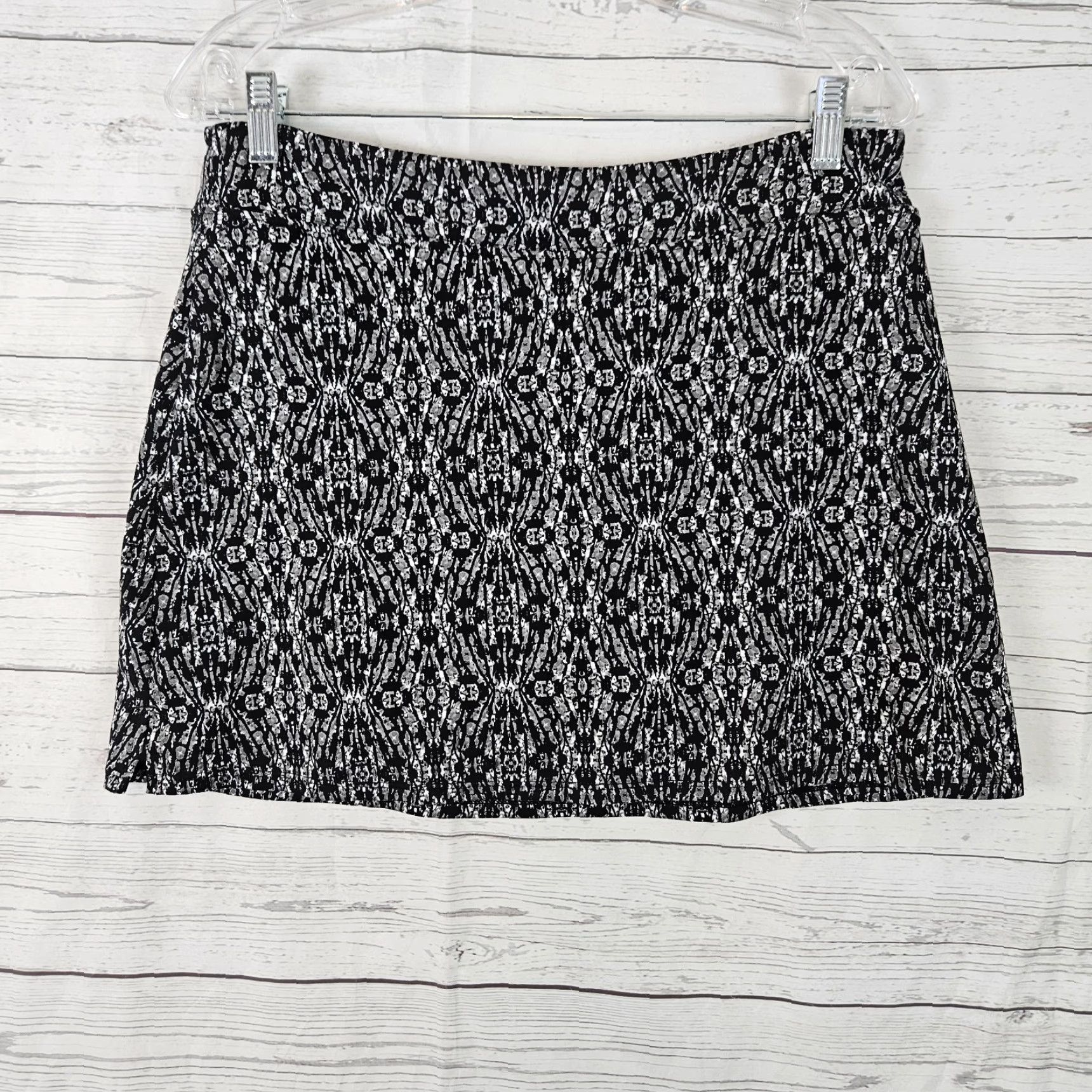 Vintage Tranquility Skort Womens Medium Black Gray Pull On Athletic Short 15.5" Waist 15.5" Length Summer Spring Size ONE SIZE - 2 Thumbnail