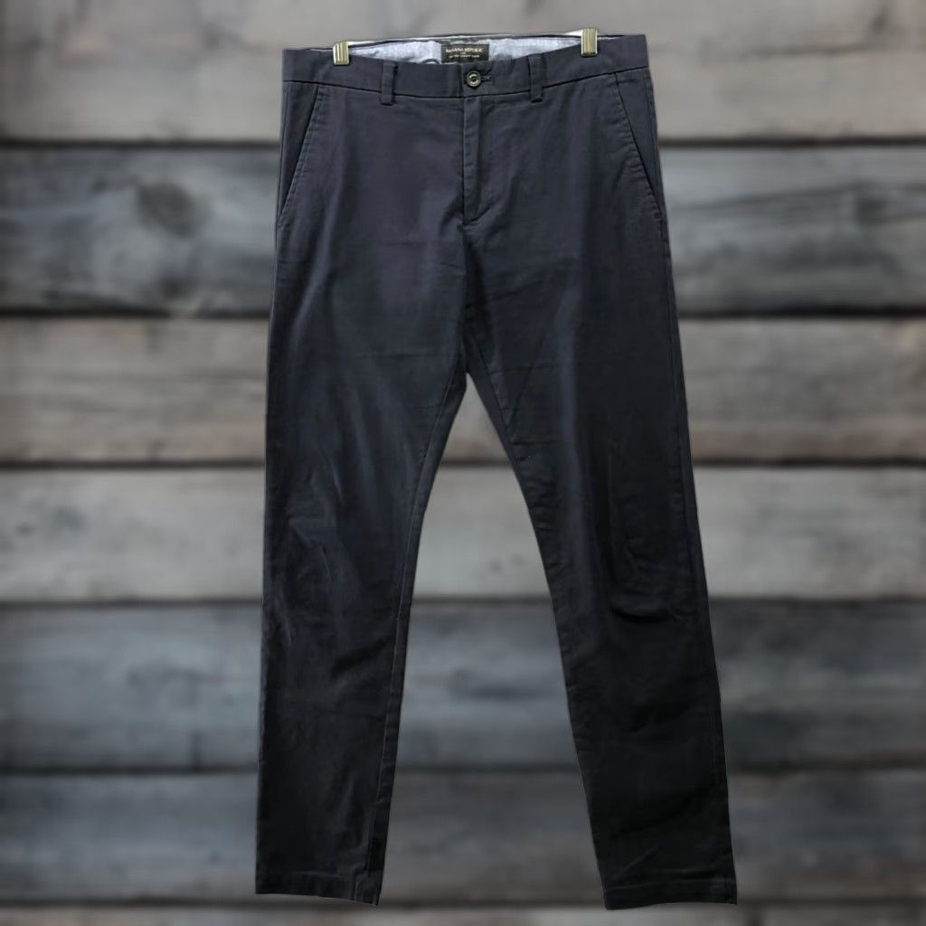 Banana Republic VINTAGE Banana Republic Fulton Skinny Chino Pant Mens 32x34 Navy Blue Stretch Slim Flat Front 32 Regular Blue Size US 32 / EU 48 - 1 Thumbnail