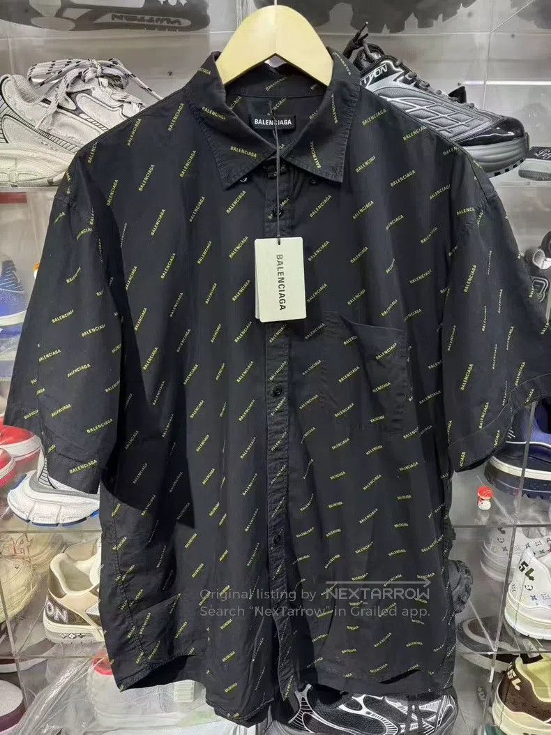 Balenciaga Balenciaga size 39 Short-sleeved shirt with full logo prin Size US S / EU 44-46 / 1 - 1 Thumbnail
