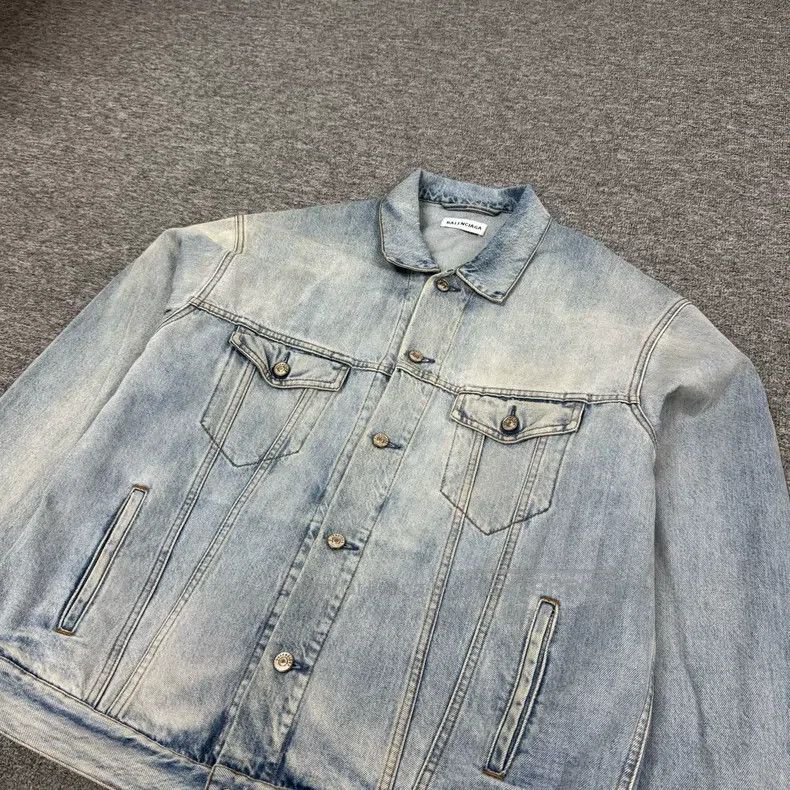Balenciaga Balenciaga Distressed Rainbow Flag BB Embroidery Denim Jac Size XS / US 0-2 / IT 36-38 - 4 Thumbnail
