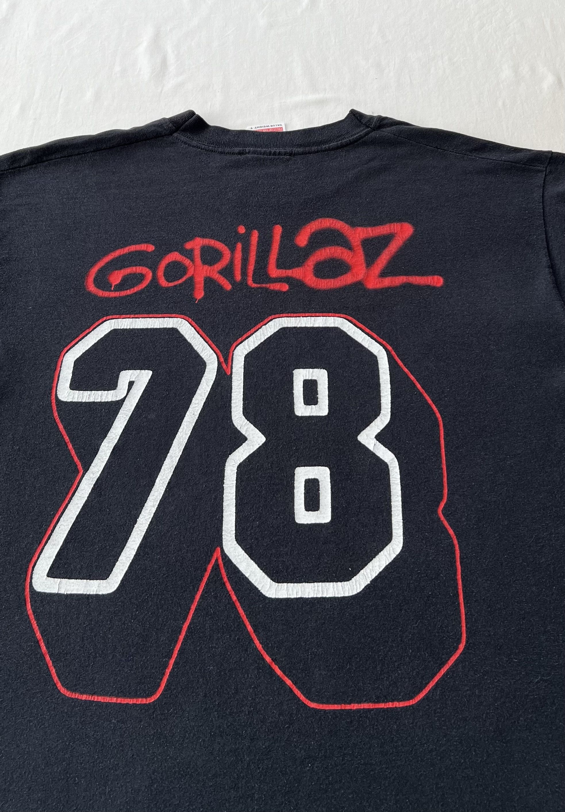 Band Tees Vintage 2001 Gorillaz Rock The House #78 Black T-shirt Size US L / EU 52-54 / 3 - 13 Thumbnail