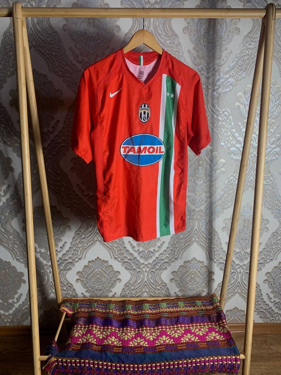 Nike Vintage Nike FC Juventus Italy Retro Soccer Jersey Y2K 90s Size US M / EU 48-50 / 2 - 4 Thumbnail