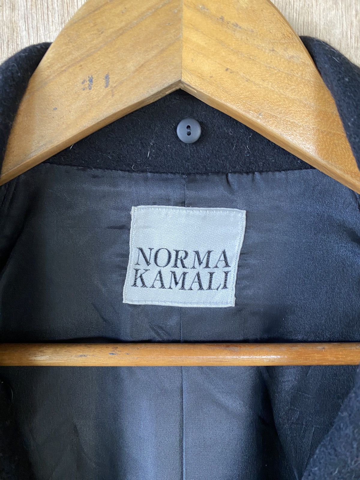 Designer Norma Kamali Vintage Black Wool Double-Breasted Elegance Size US M / EU 48-50 / 2 - 6 Thumbnail