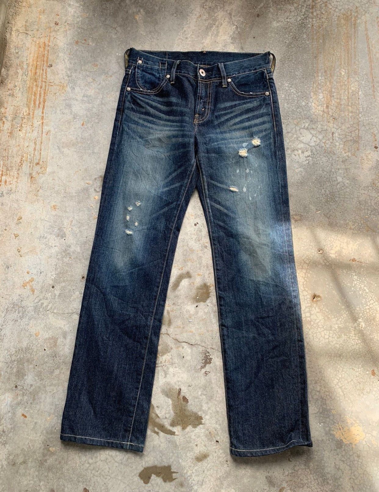 Distressed Levis Denim Jeans