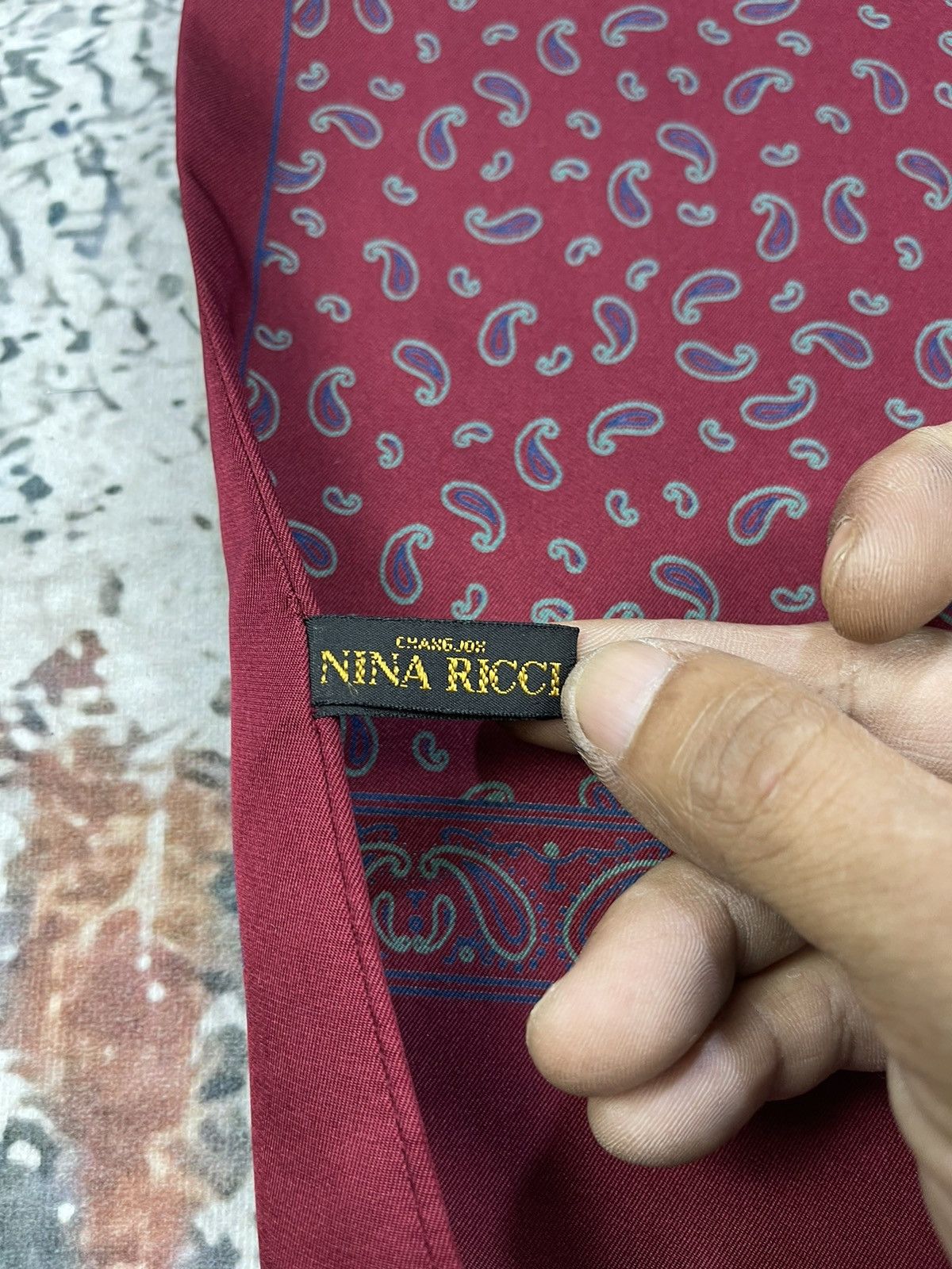 Nina Ricci VINTAGE NINA RICCI PAISLEY SILK SCARVES Size ONE SIZE - 5 Thumbnail