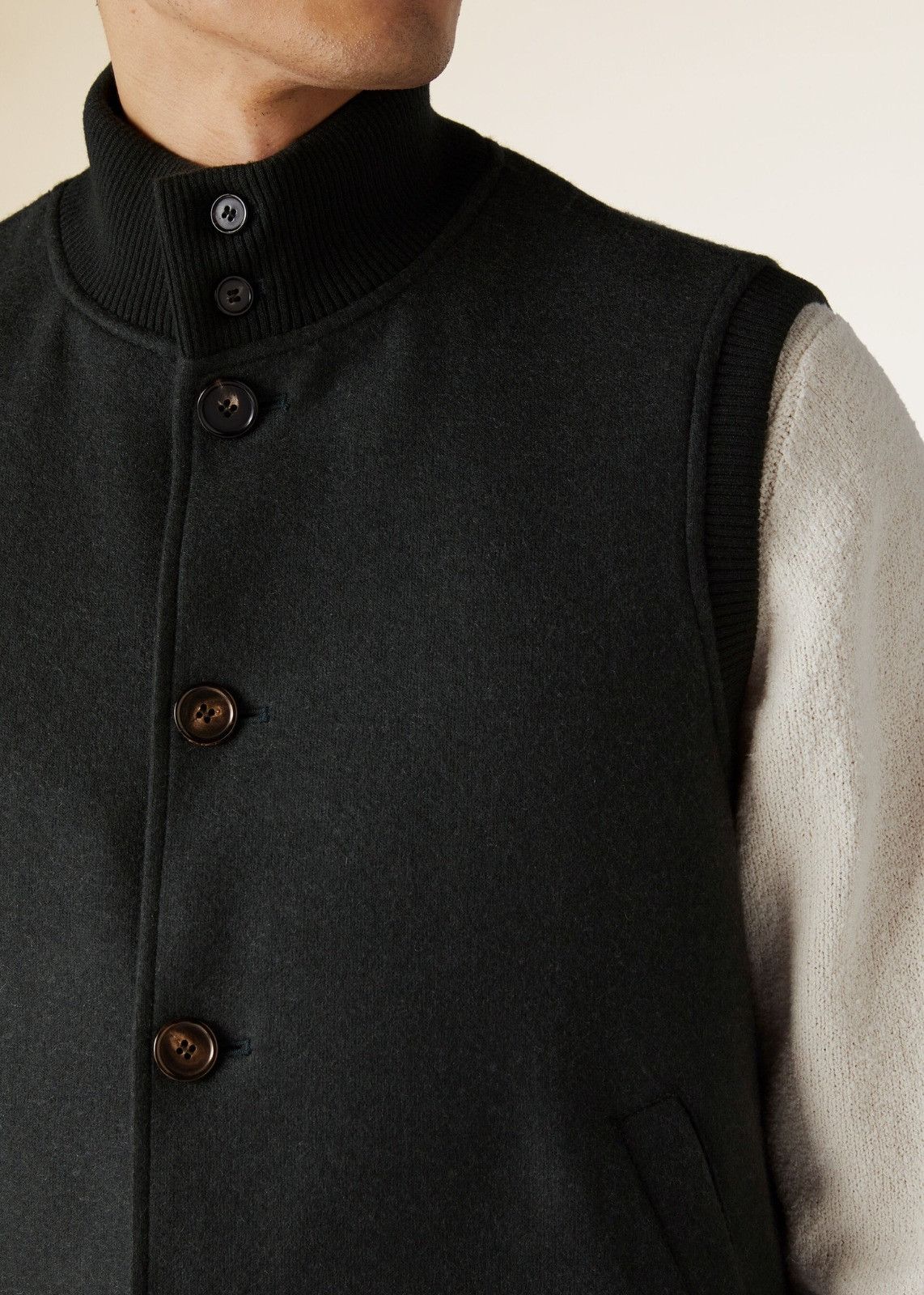 Loro Piana o1srvl11e0325 FAI8975 Vest in Dark Grey Size US M / EU 48-50 / 2 - 3 Thumbnail