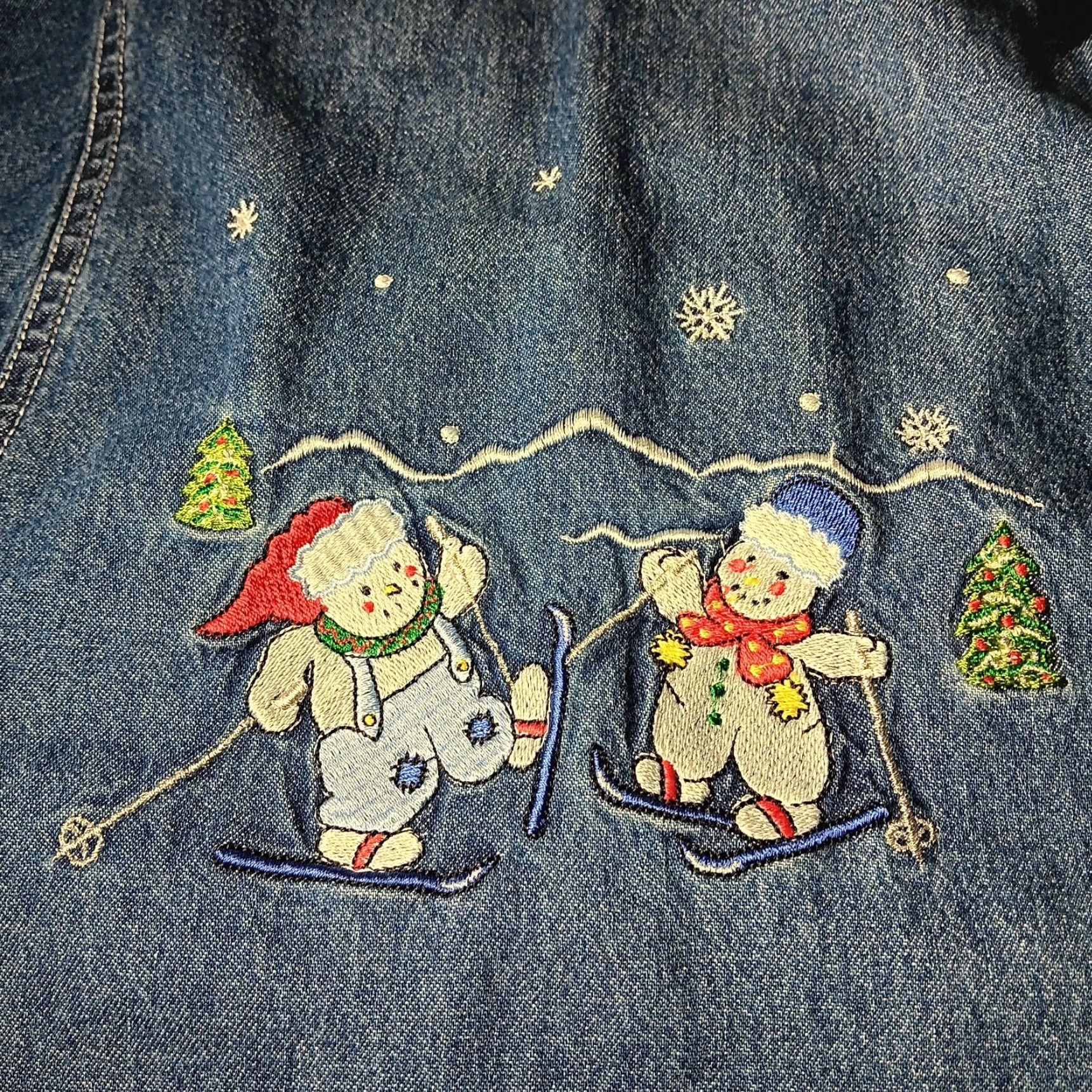 Vintage VINTAGE Nutcracker Plus Size Shirt Women 24W Button Up Long Sleeve Chambray Blue Velvet Collar Embroidered Snowman Christmas Size 4XL / US 24-26 - 6 Thumbnail