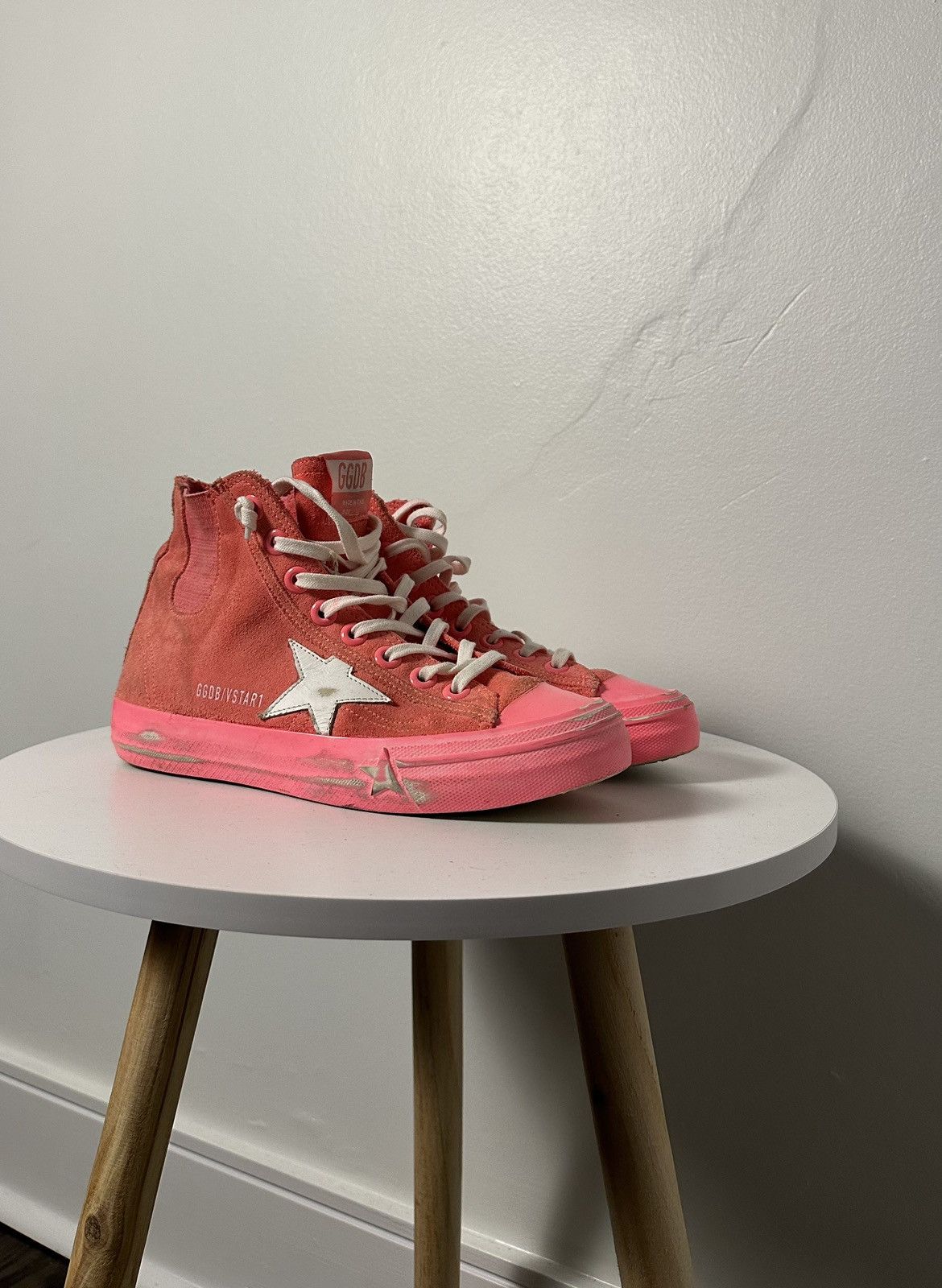 Golden Goose Golden Goose Deluxe Brand V Star 2 Pink Hi-Top Sneakers Size US 7.5 / IT 37.5 - 2 Thumbnail