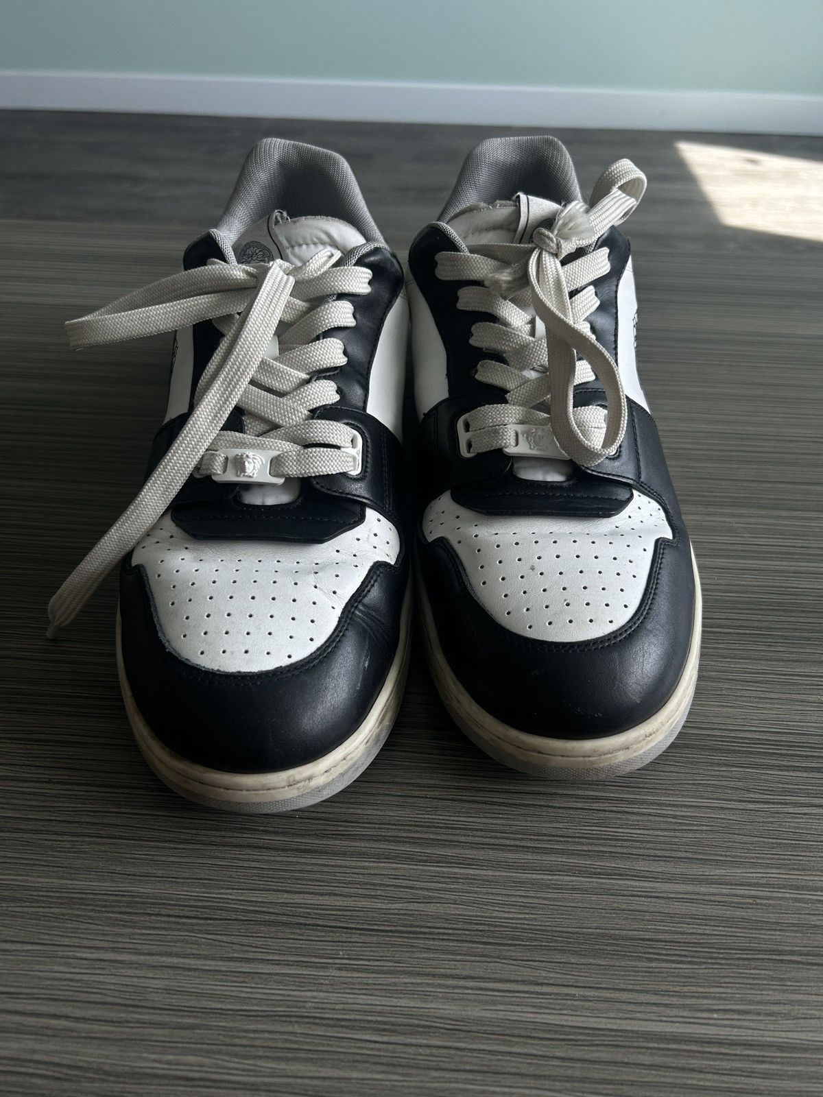 Versace Versace lowtop white and black sneakers Size US 11.5 / EU 44-45 - 2 Thumbnail