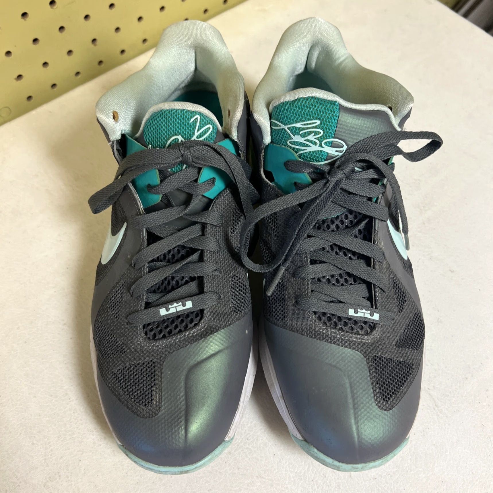Nike Nike Lebron 9 Low Easter Sneaker Men 10.5 US Size 10 Multicolor 510811-001 Size US 9 / EU 42 - 2 Thumbnail