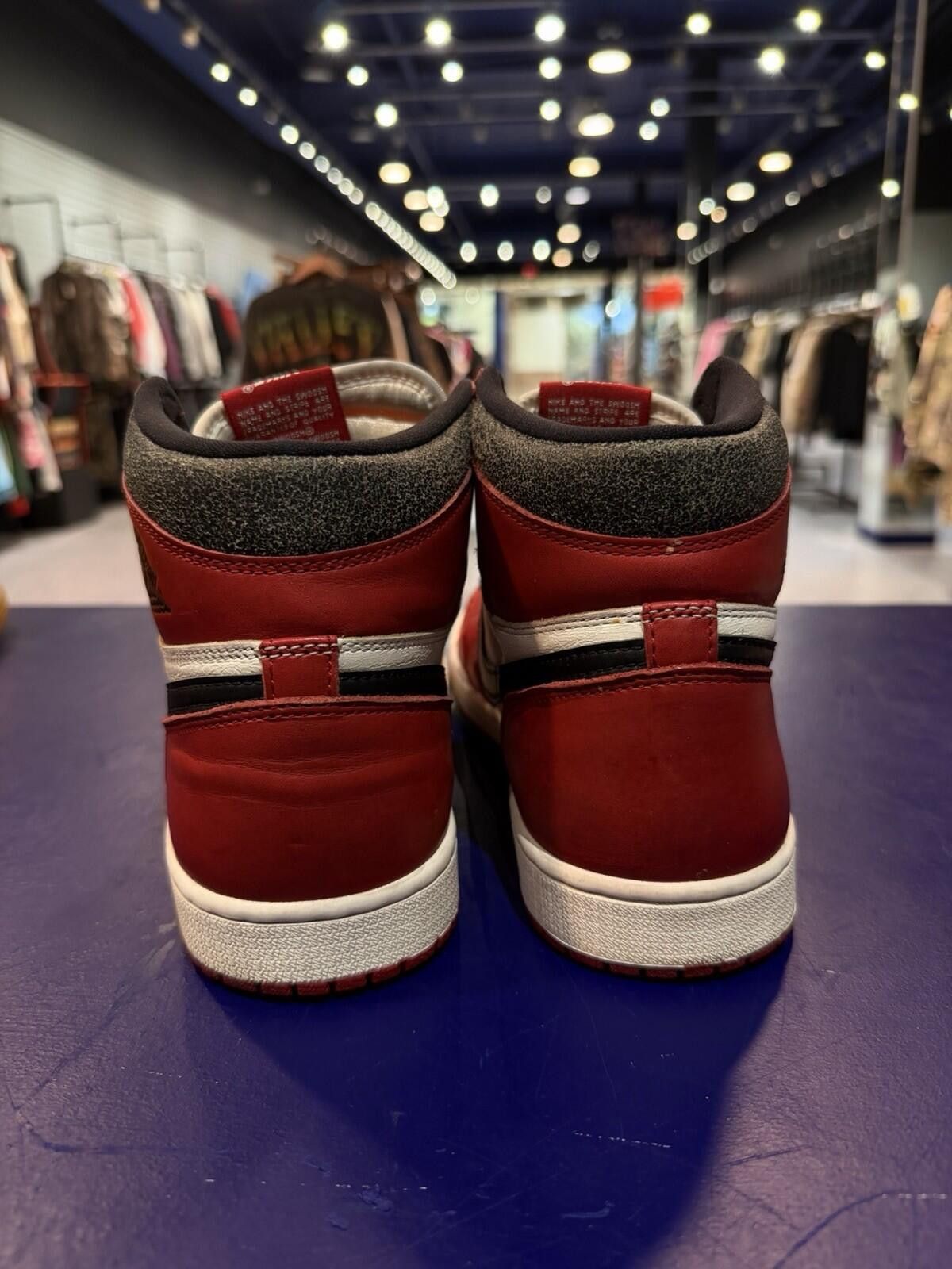 Jordan Brand Size 10 - Jordan 1 Retro High OG Chicago Lost and Found Size US 10 / EU 43 - 5 Thumbnail