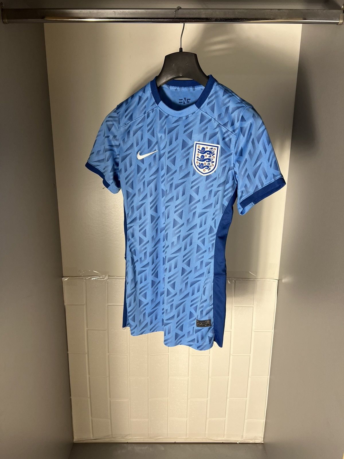 Vintage VERY RARE NIKE ENGLAND DESIGNER SOCCER JERSEY MANCHESTER Y2K Size US S / EU 44-46 / 1 - 6 Thumbnail