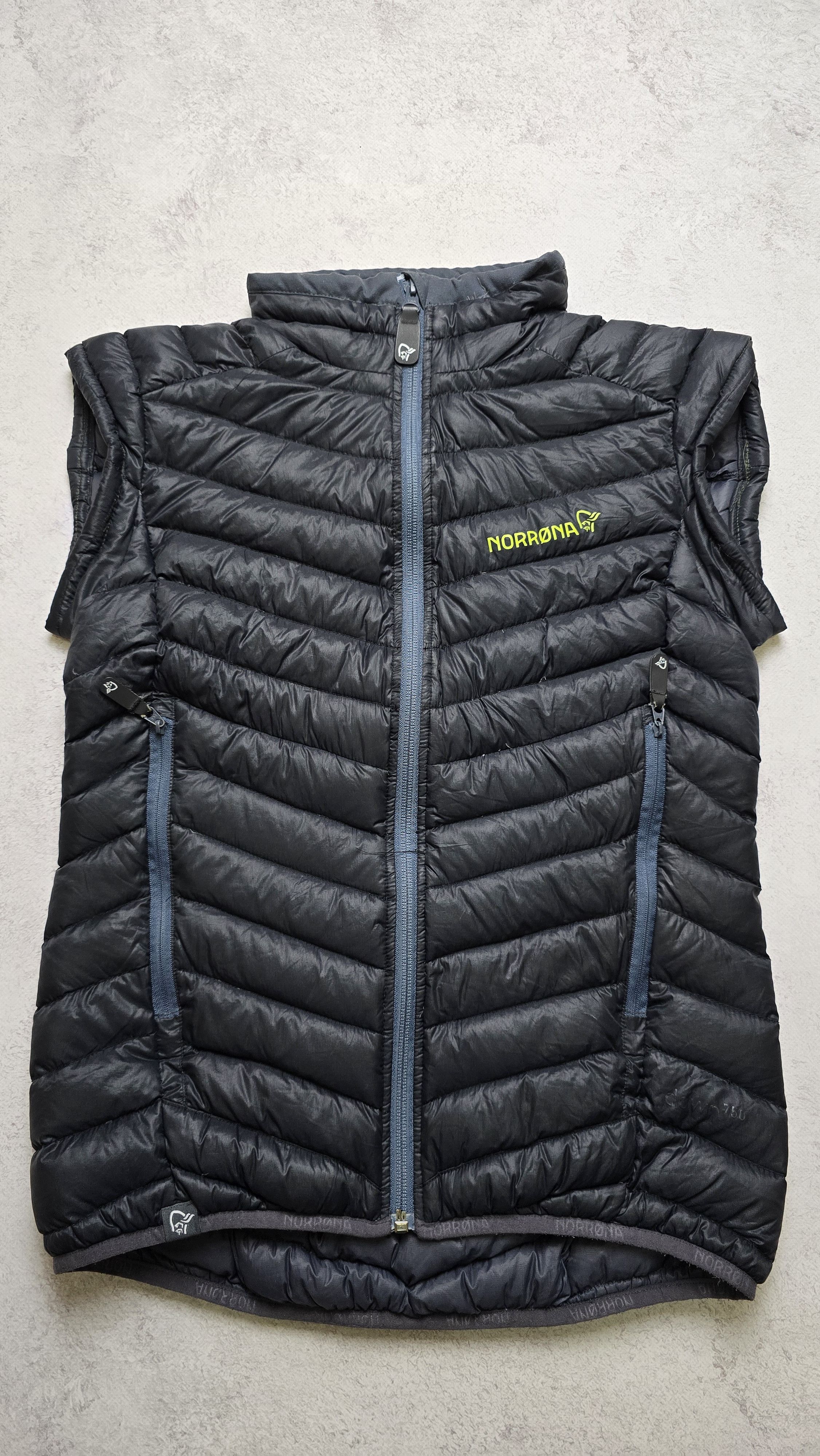 Norrona Norrona lyngen light weight down 750 jacket packable vest Size XS / US 0-2 / IT 36-38 - 1 Thumbnail