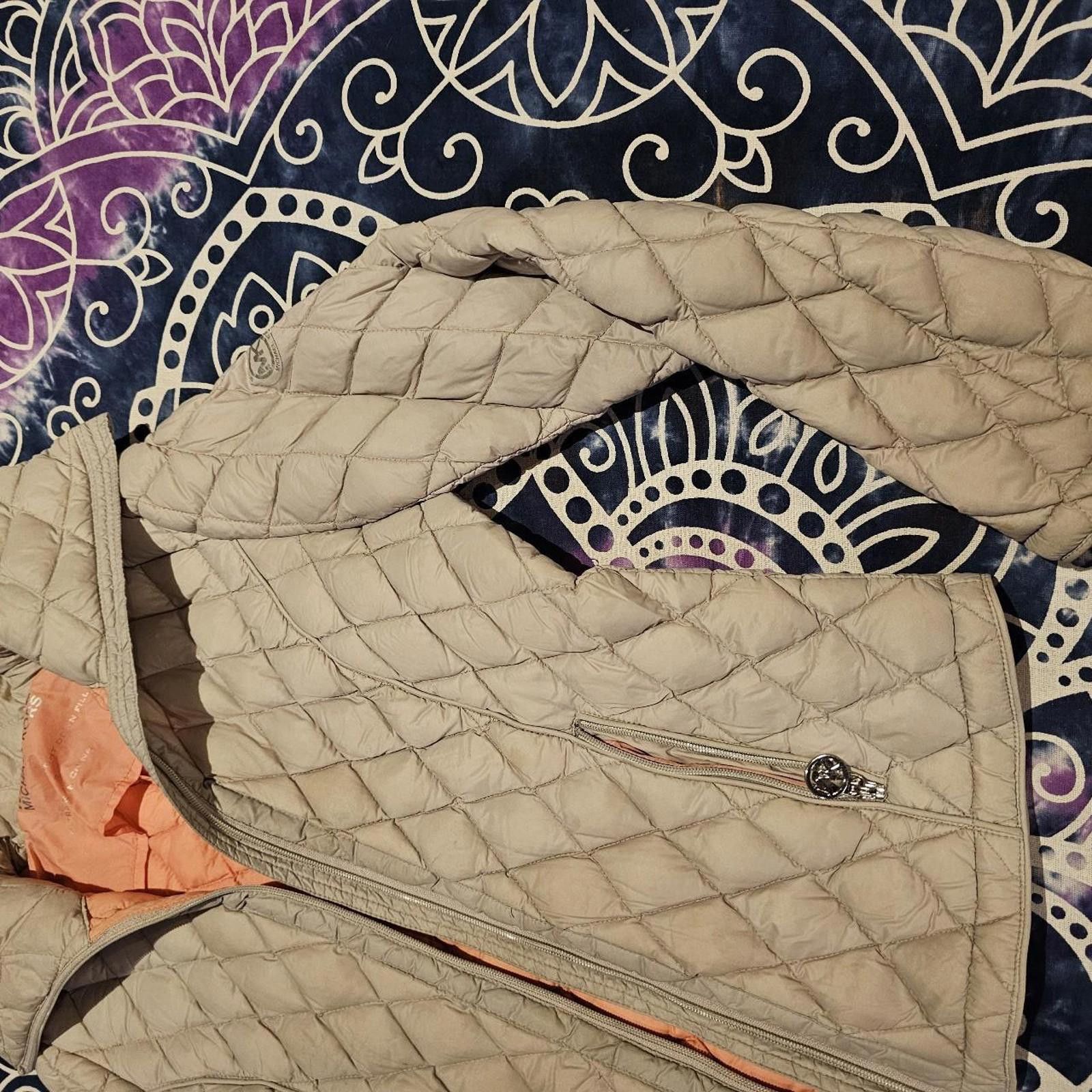 Michael Kors MICHAEL Kors Women's Tan Down Light Weight Jacket Size S / US 4 / IT 40 - 3 Thumbnail