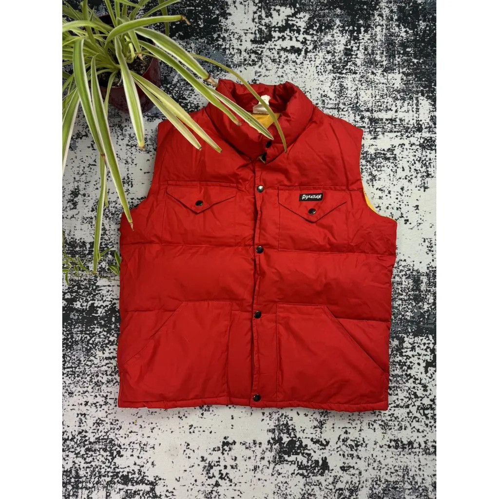 Pyrenex Pyrenex Puffer Vest Red Size fit M Size US M / EU 48-50 / 2 - 5 Thumbnail