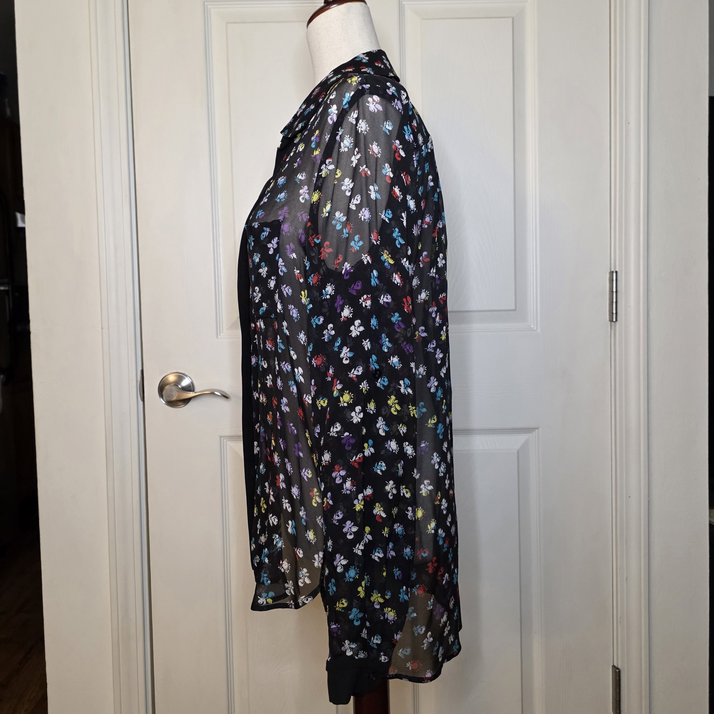 Diane von Furstenberg Diane Von Furstenberg Black Floral Sheer Silk Button Down Size M / US 6-8 / IT 42-44 - 7 Thumbnail