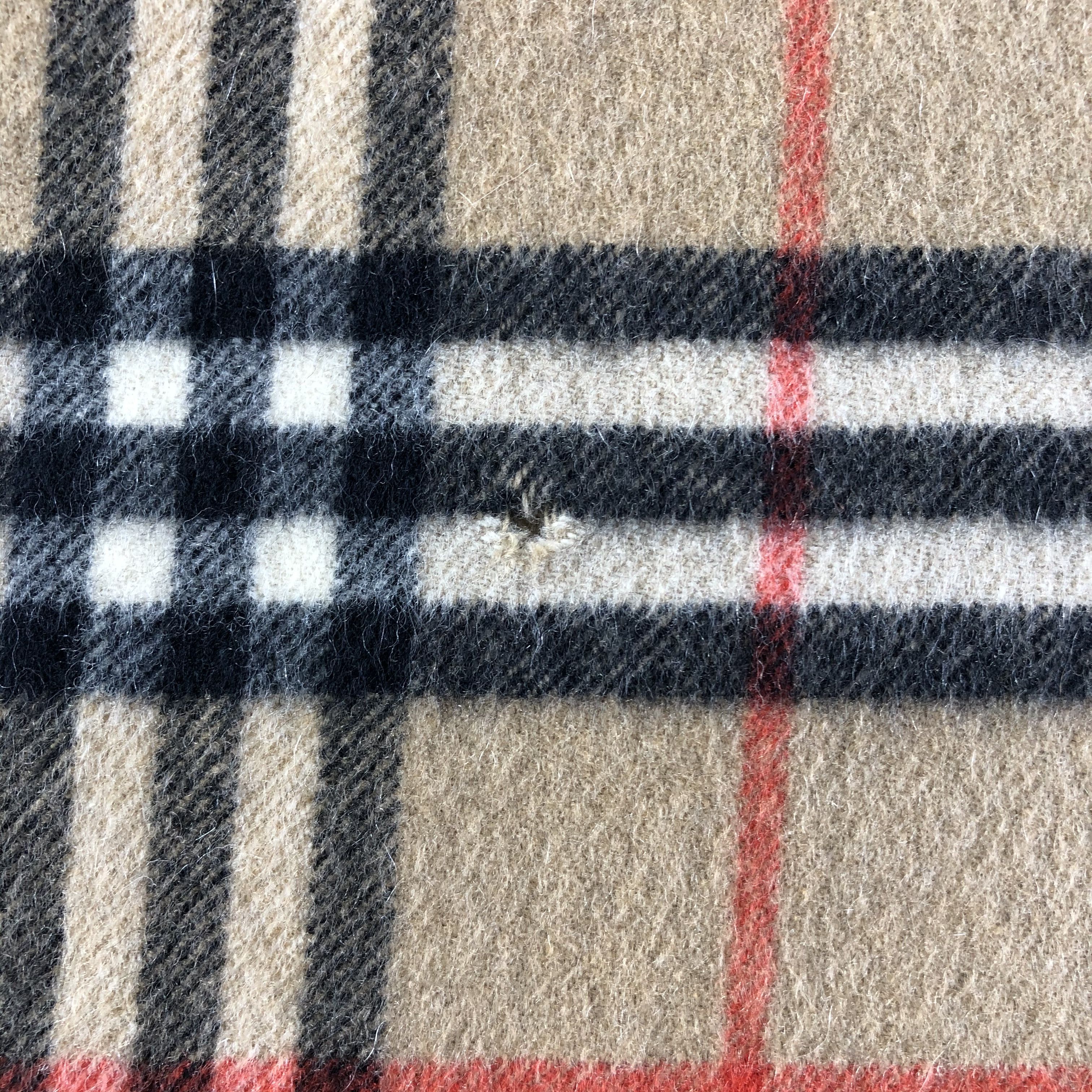 Burberry Burberrys Pure Cashmere Scarf / Muffler / Neckwear Size ONE SIZE - 5 Thumbnail
