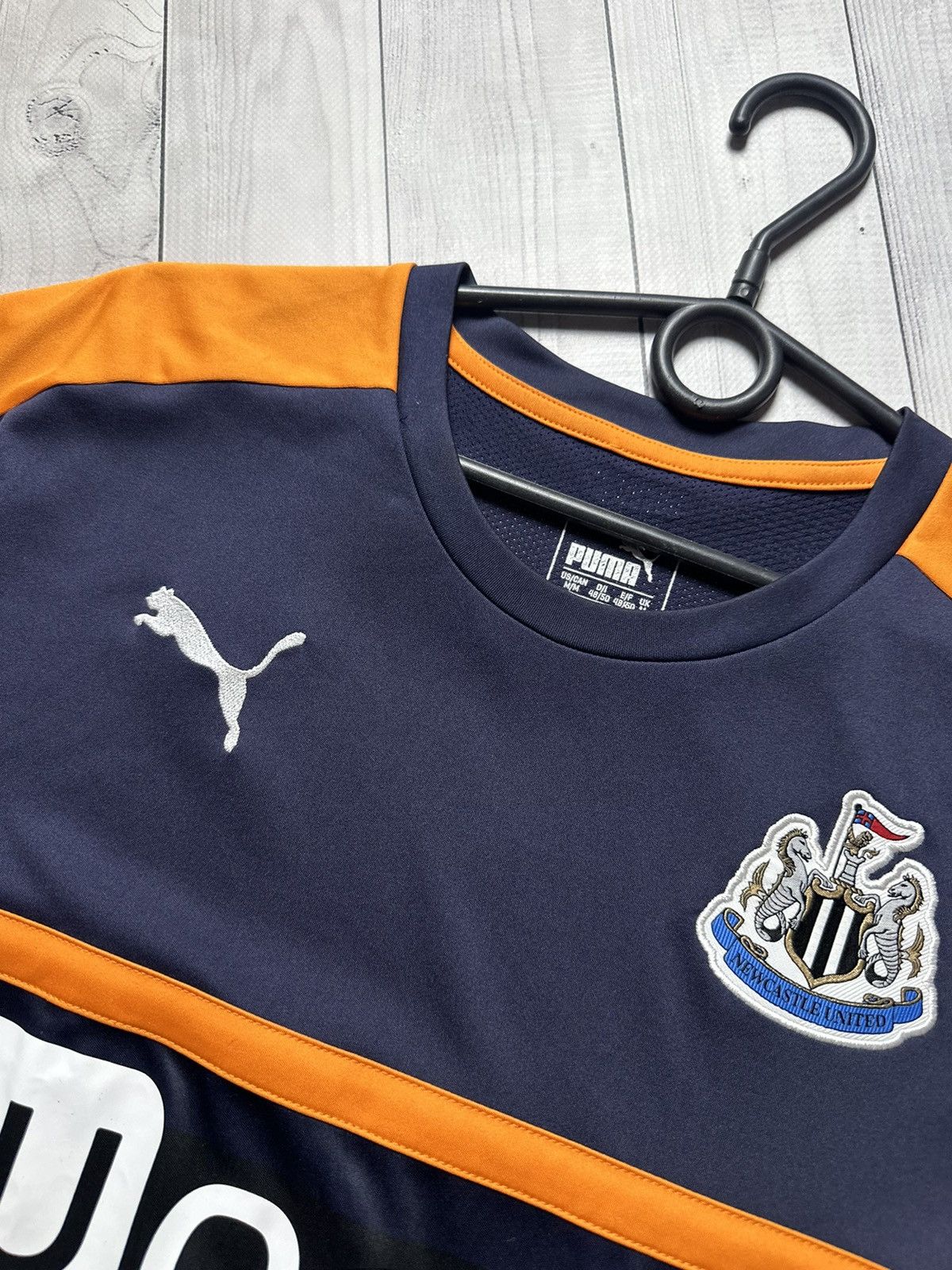 Puma × Vintage Vintage puma New Castle United soccer jersey size M Size US M / EU 48-50 / 2 - 7 Thumbnail