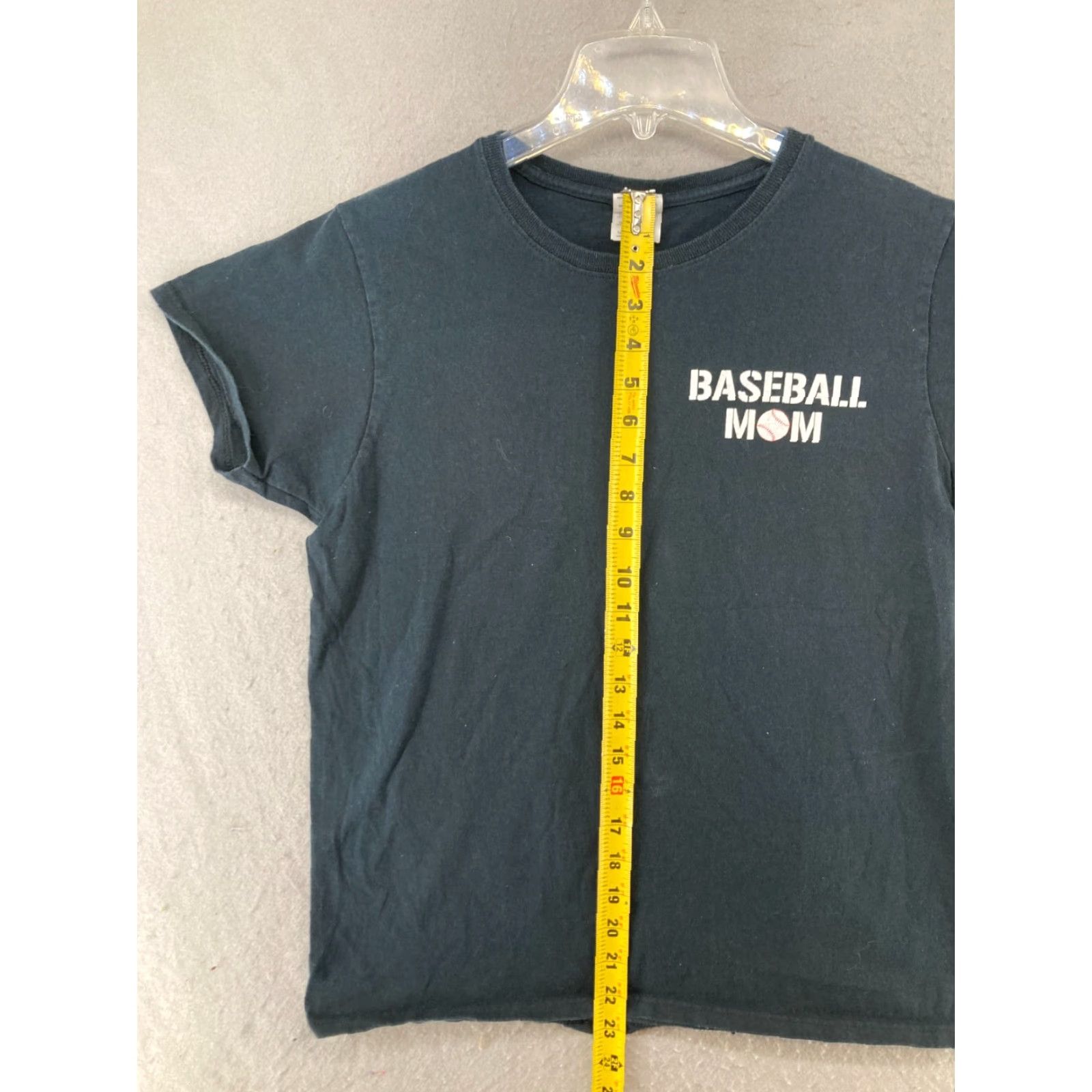 Gildan Gildan Baseball Mom Womens TShirt M Gray Shirt Adults Casual Short Sleeve Crew Neck Jersey Cotton Athletic Fit Mom Theme 90s? Size M / US 6-8 / IT 42-44 - 4 Thumbnail