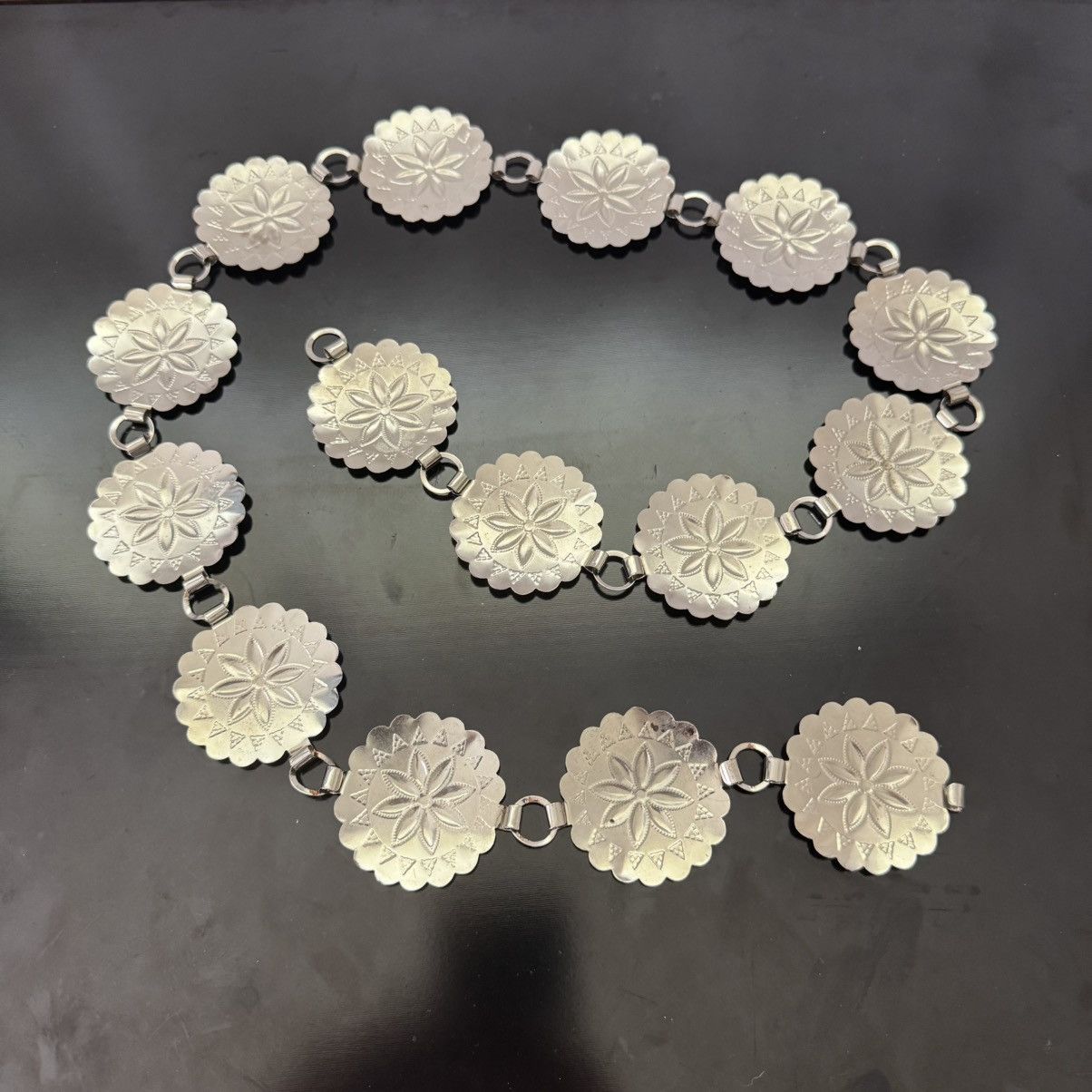 Other Vintage Unisex Silver Western Flower Concho Chain Link Belt Size ONE SIZE - 4 Thumbnail