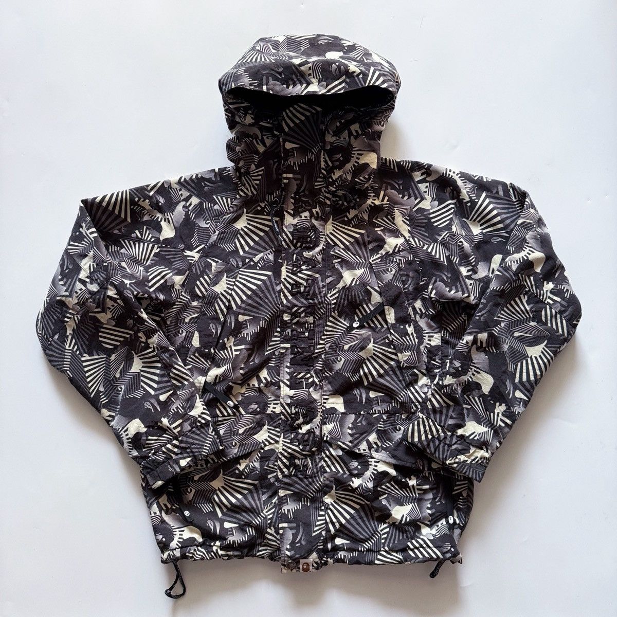 Bape BAPE Dazzle Camo Snowboard Jacket Rare Monochromatic Pattern Size US M / EU 48-50 / 2 - 3 Thumbnail