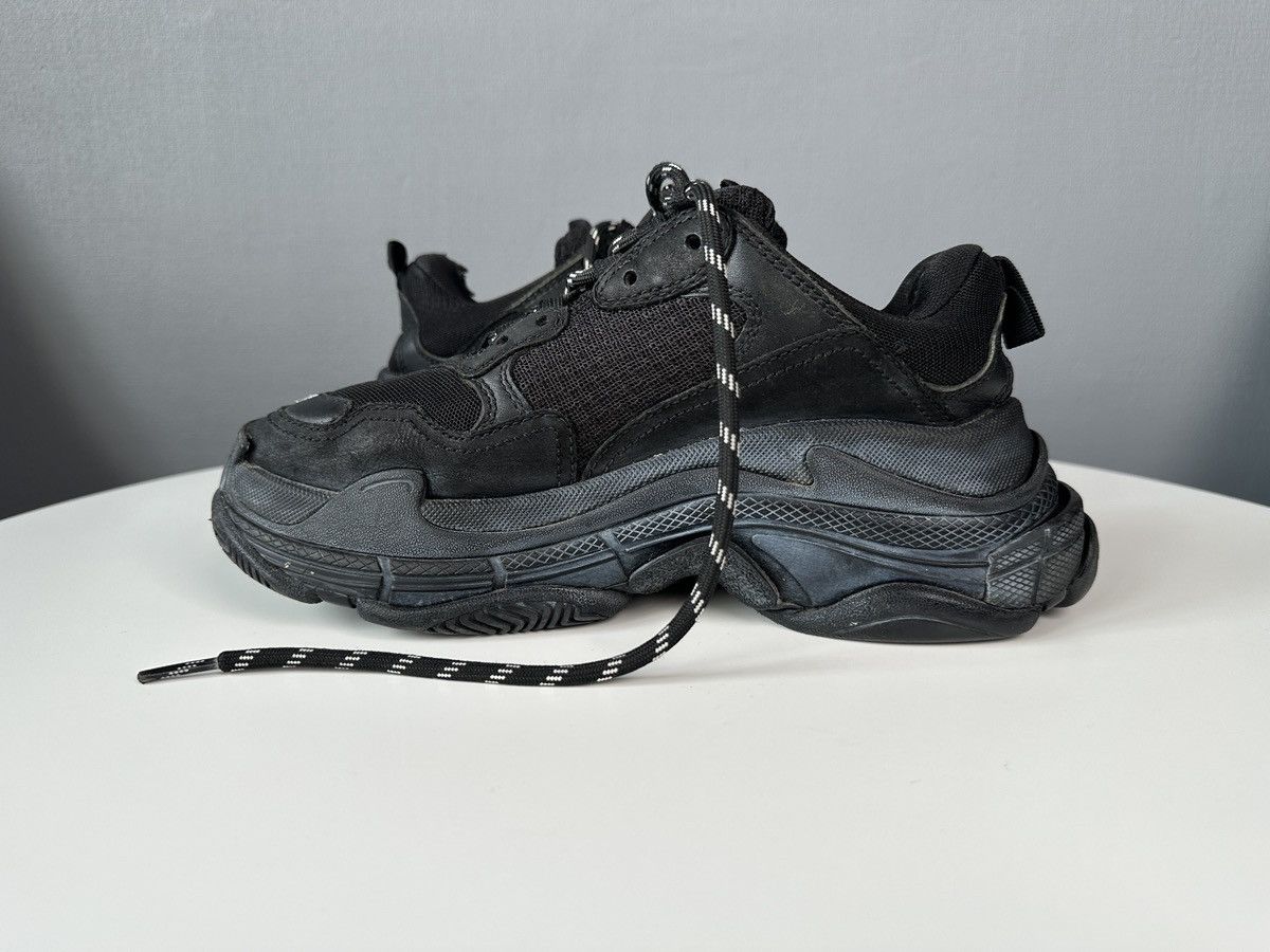 Balenciaga BALENCIAGA Triple S Women’s Sneakers Black EU 37 US 7 Shoes Size US 7 / IT 37 - 9 Thumbnail