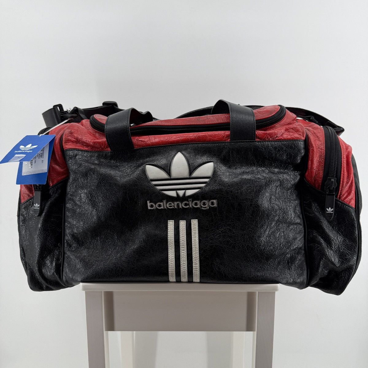 バッグ Balenciaga adidas Leather Boston Bag Adidas × Balenciaga Balenciaga x adidas Leather Gym Bag | Grailed