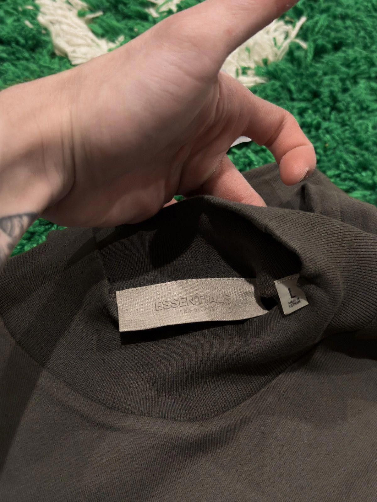 Fear of God Fear of God Essentials L/S Tee Off Black Size Large Size US L / EU 52-54 / 3 - 8 Thumbnail