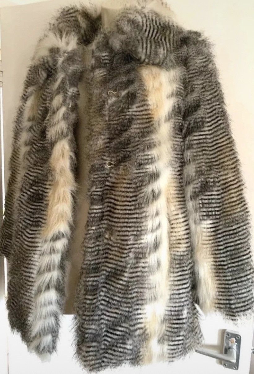 Other Miss Selfridge coat Size S Faux Fur Vegan Fur Retro y2k Size S / US 4 / IT 40 - 4 Thumbnail
