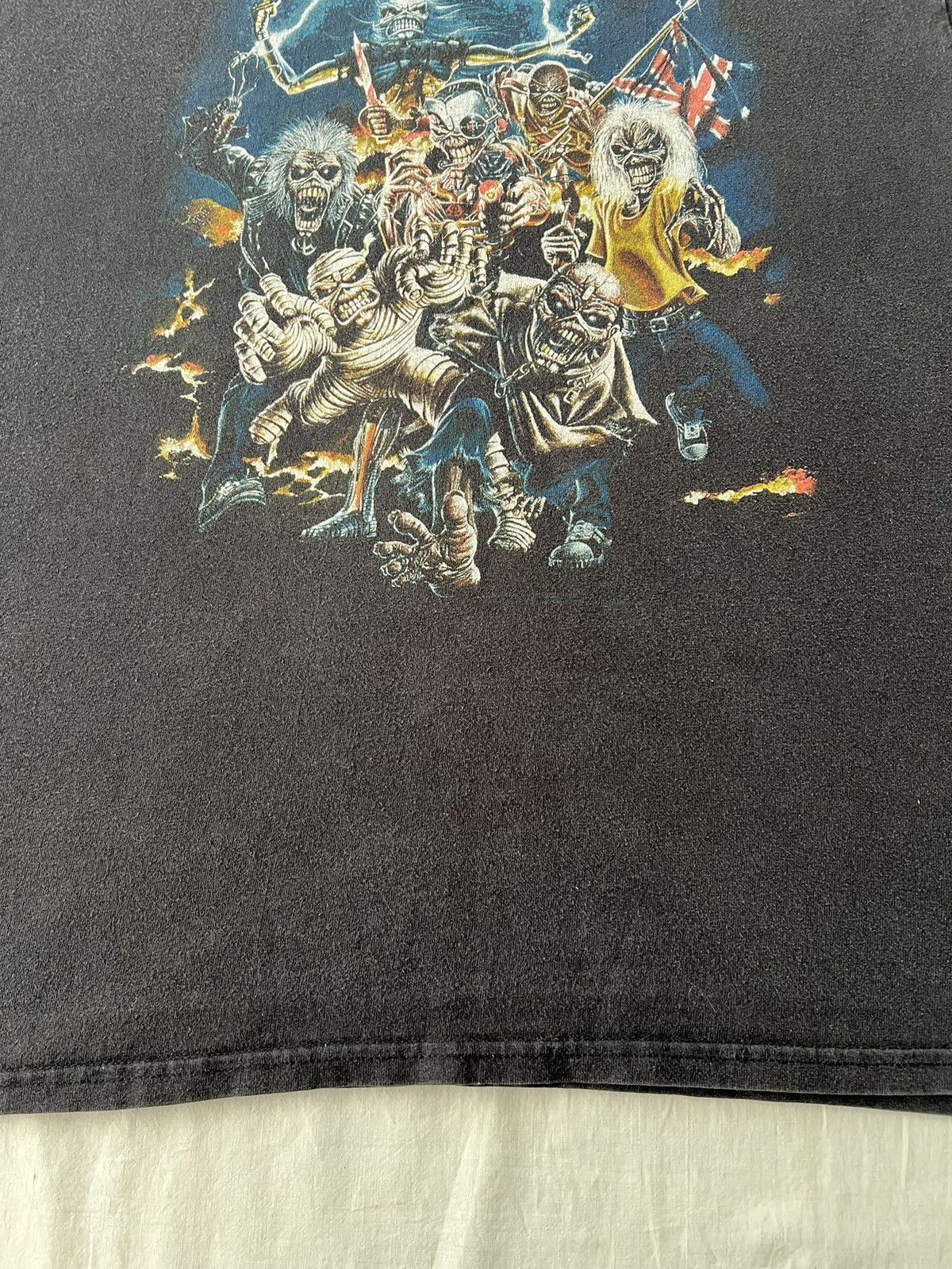 Band Tees Vintage 2000s Iron Maiden Best of the Beast Black T-shirt Size US L / EU 52-54 / 3 - 9 Thumbnail