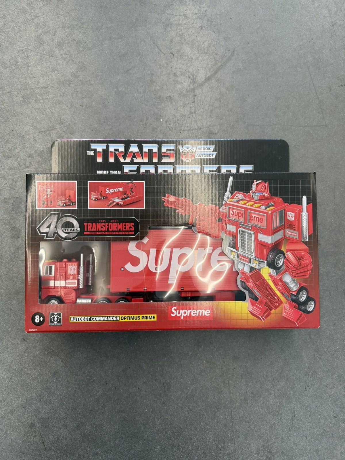 SS25 Supreme Transformers G1 Optimus Prime Figure