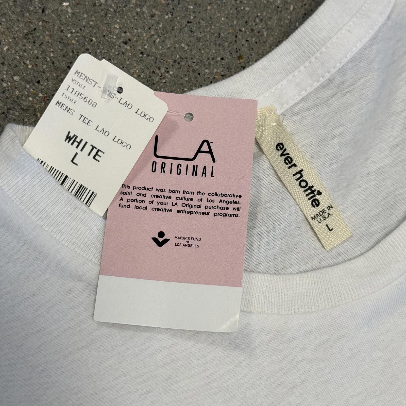 Designer NWT LA Original White Logo Spell-Out Tee Shirt Men's Size L Size US L / EU 52-54 / 3 - 3 Thumbnail