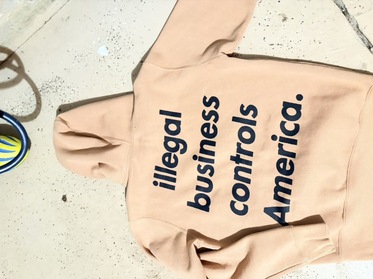 Supreme Supreme “illegal business runs america” Size US M / EU 48-50 / 2 - 2 Thumbnail