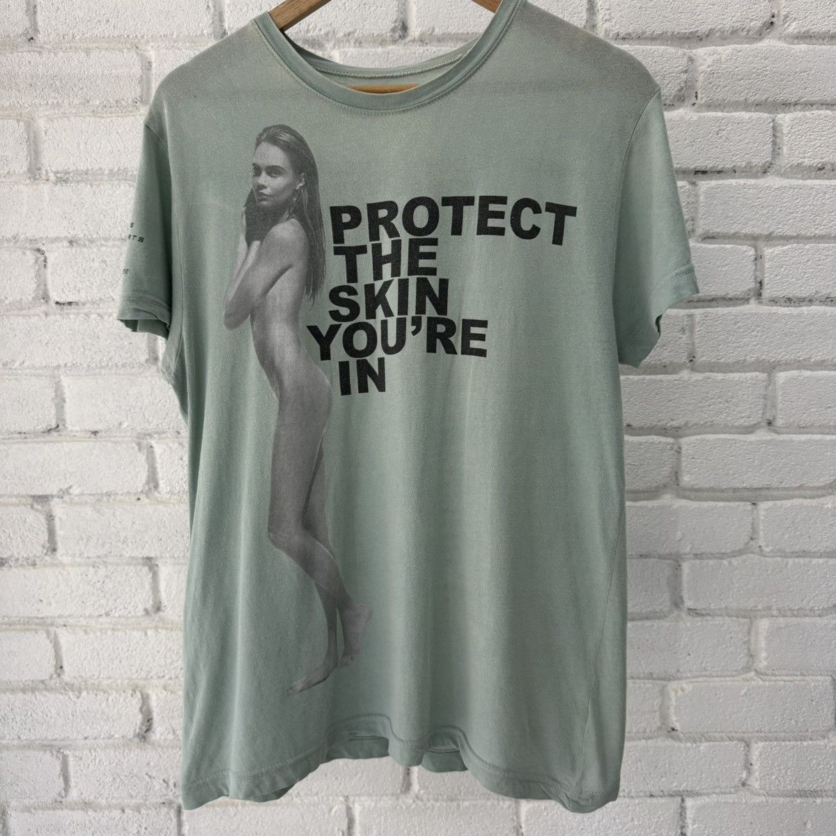 image of Marc Jacobs Cara Delevinge Naked Tee in Green, Women's (Size Medium)