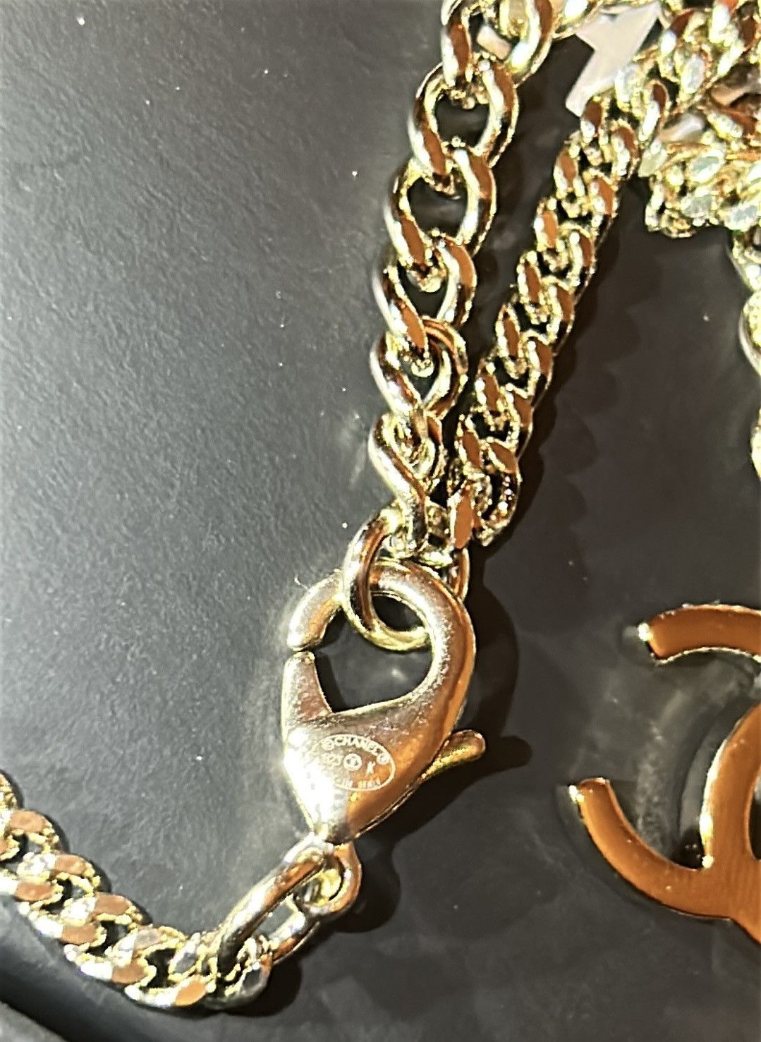 Chanel CHANEL Pink Resin Crystal CC Cuboid Openable Box Necklace Size ONE SIZE - 7 Thumbnail