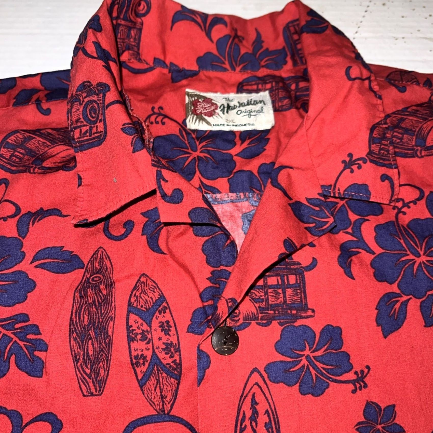 Hilo Hattie VINTAGE Hilo Hattie Hawaiian Aloha Shirt Short Sleeve Red Woodies Surfboards Pattern Medium Men's Size US XXL / EU 58 / 5 - 2 Thumbnail