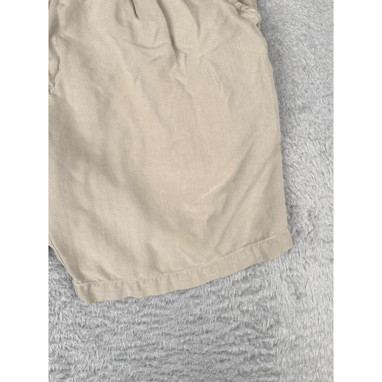 Tommy Bahama VINTAGE? No. Just Tommy Bahama Relax Chino Shorts Mens 34 Khaki Tan Silk 100% Relaxed Pleated Beach Casual Size US 34 / EU 50 - 2 Thumbnail