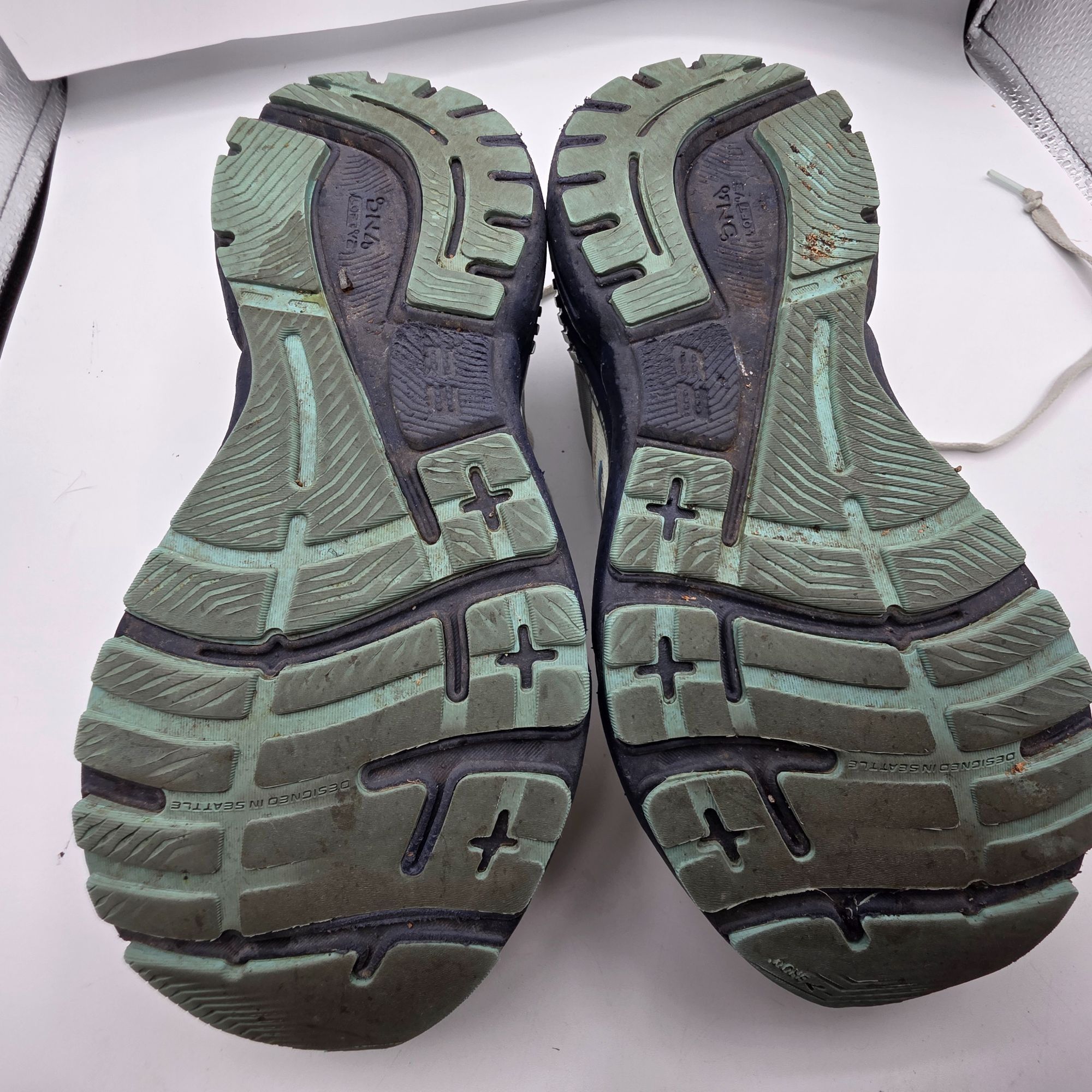 Brooks Brooks Adrenaline GTS 23 Womens Size 7.5 Running Shoes Gray Size US 7.5 / IT 37.5 - 8 Thumbnail