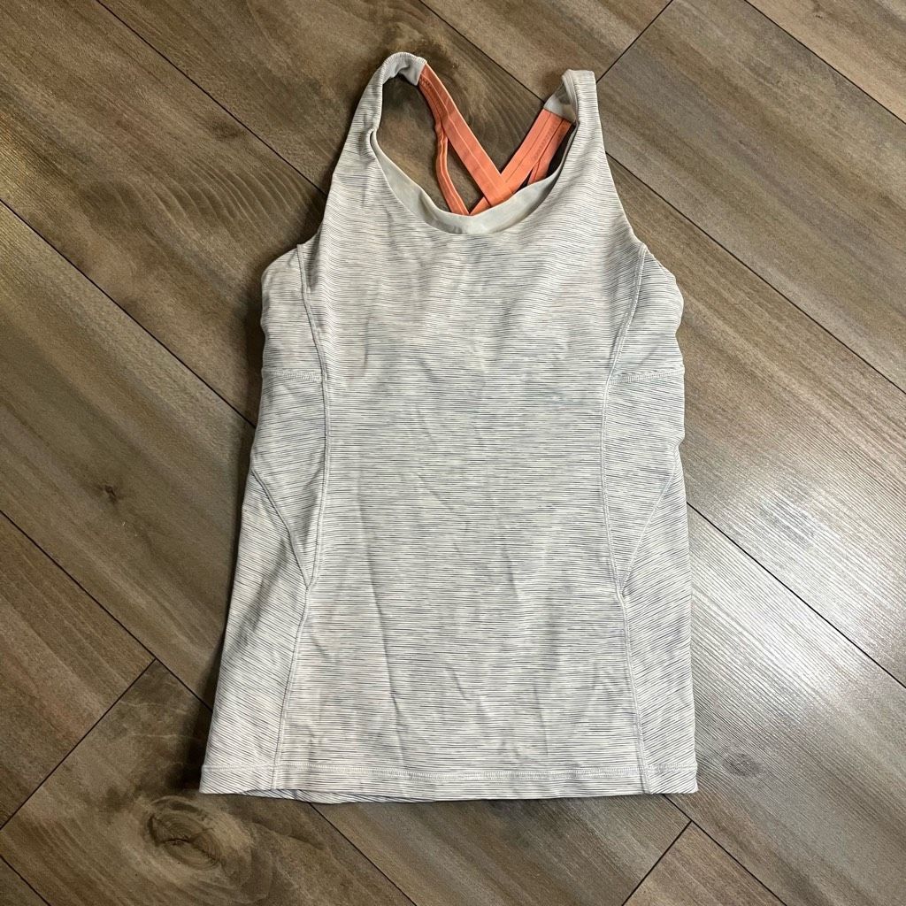 Lululemon Lululemon Grey Built in Bra Athletic Workout Tank Top Women Size M / US 6-8 / IT 42-44 - 1 Thumbnail