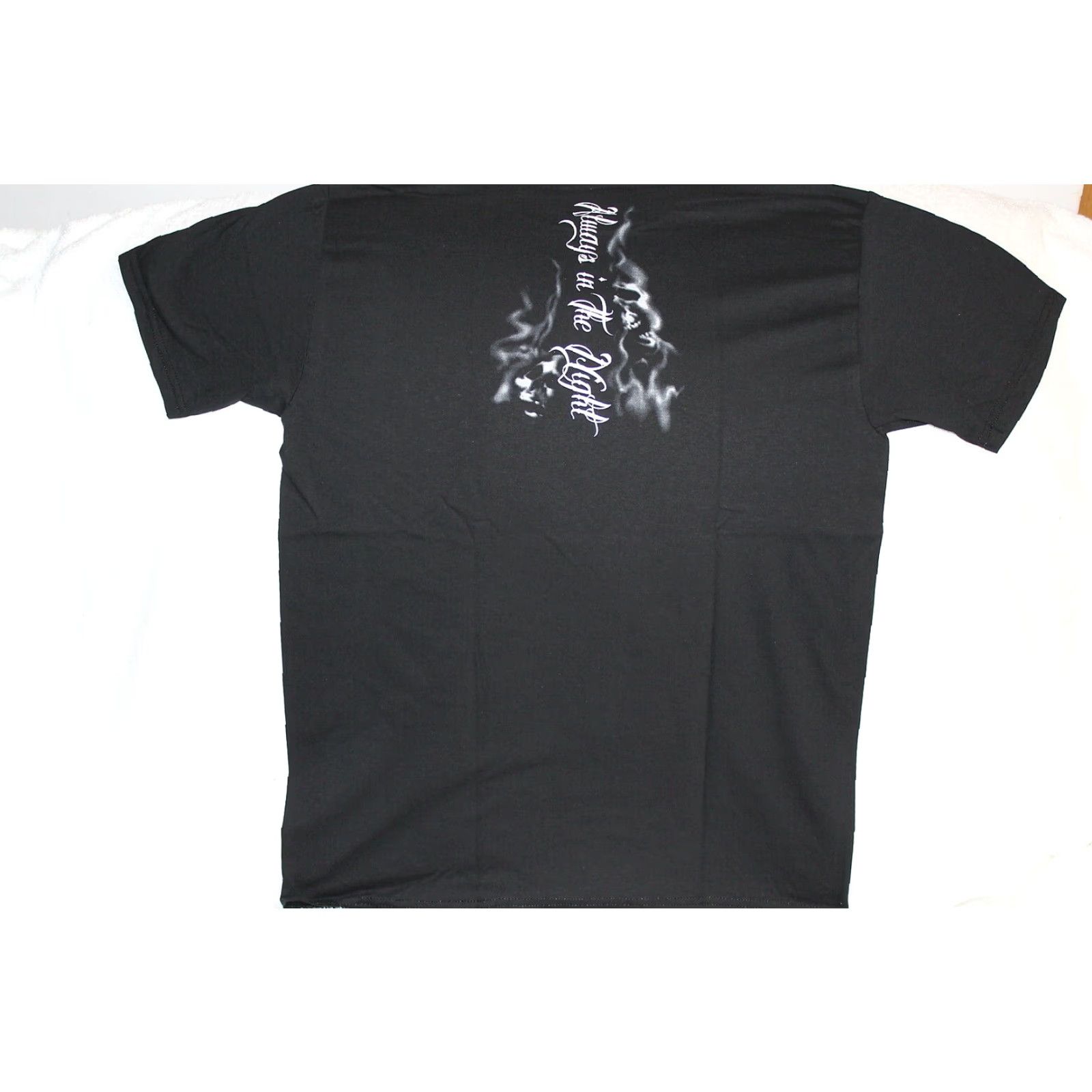 Vintage VINTAGE Unisex 100% Cotton T-Shirt Short Sleeve Black Graphic Tee Day of the Dead Woman Tattoo Flower Skull Night 2000s Size US L / EU 52-54 / 3 - 3 Thumbnail