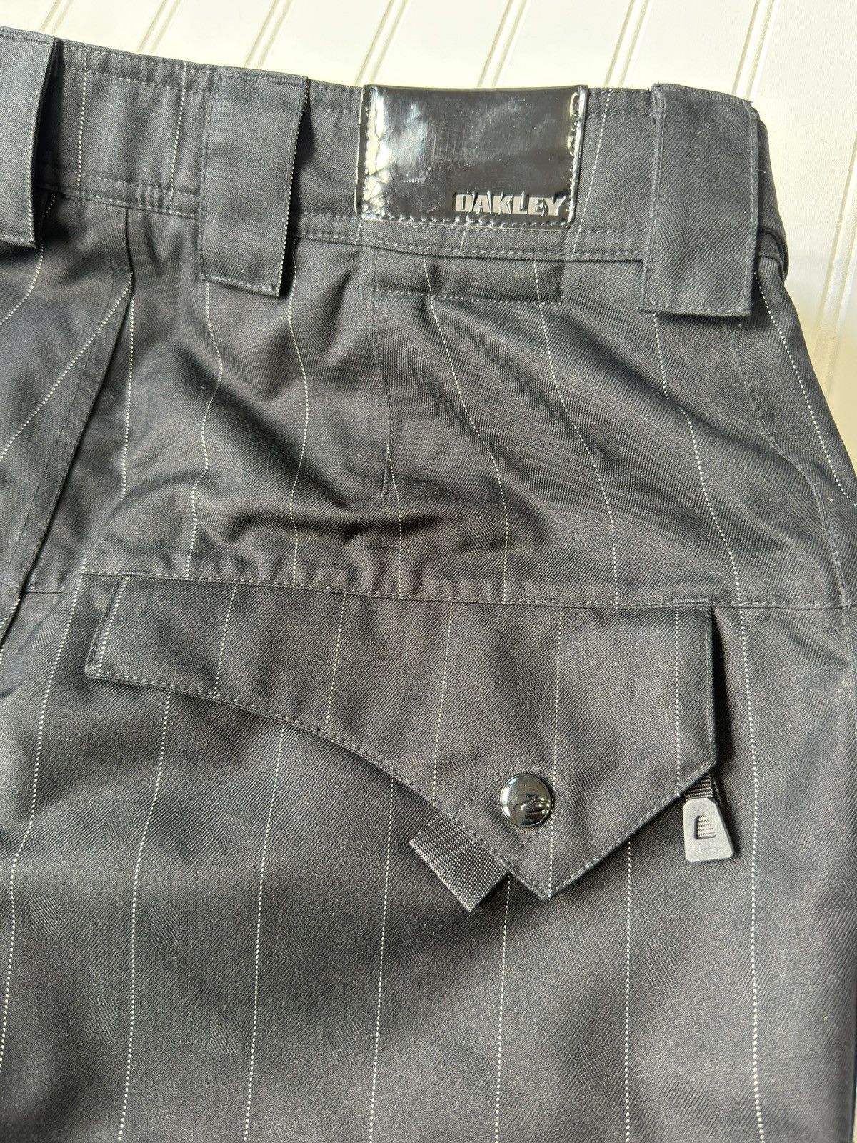 Oakley Oakley Software Black Pinstripe Ski Snowboard Pants Size LG Size US 36 / EU 52 - 7 Thumbnail
