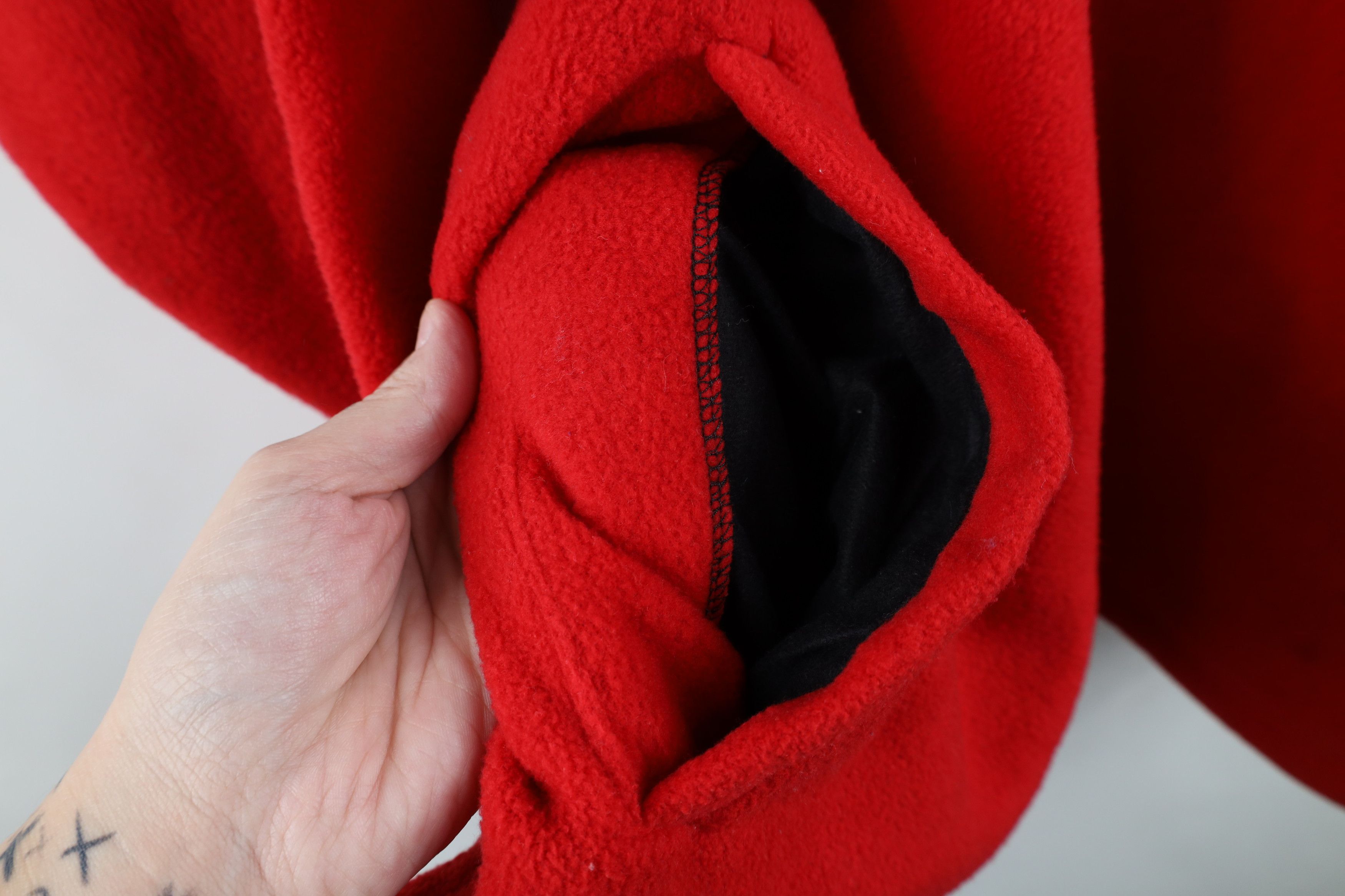 Vintage Vintage 90s University Basketball Fleece Jacket Red USA Size US L / EU 52-54 / 3 - 7 Thumbnail