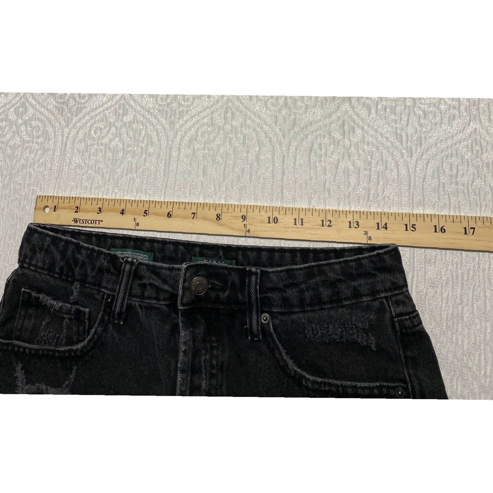 Vintage Wild Fable Black Distressed Super High Rise Cutoff Shorts Womens Size 6 Size 28" / US 6 / IT 42 - 4 Thumbnail
