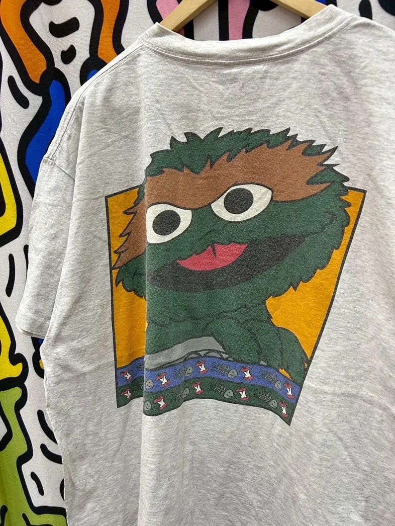 Vintage Vintage 90s Oscar Sesame Street tshirt size XL Size US XL / EU 56 / 4 - 1 Thumbnail