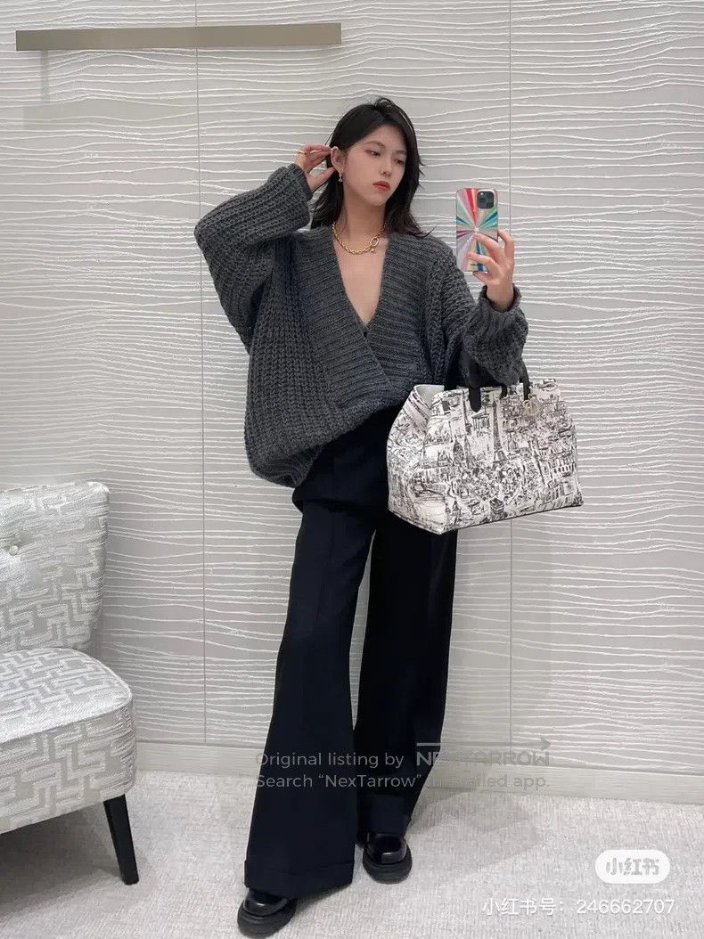 Dior Dior Grey silhouette V-neck knitted sweater Size XXS / US 00 / IT 34 - 9 Thumbnail