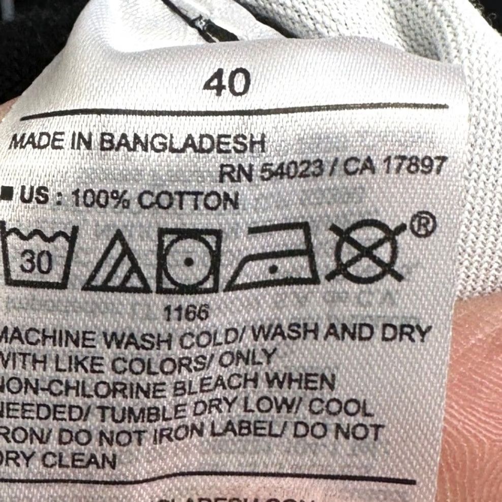 Old Navy Re-ordering: Putting "Old Navy Shorts" first for clarity Size US 40 / EU 56 - 4 Thumbnail