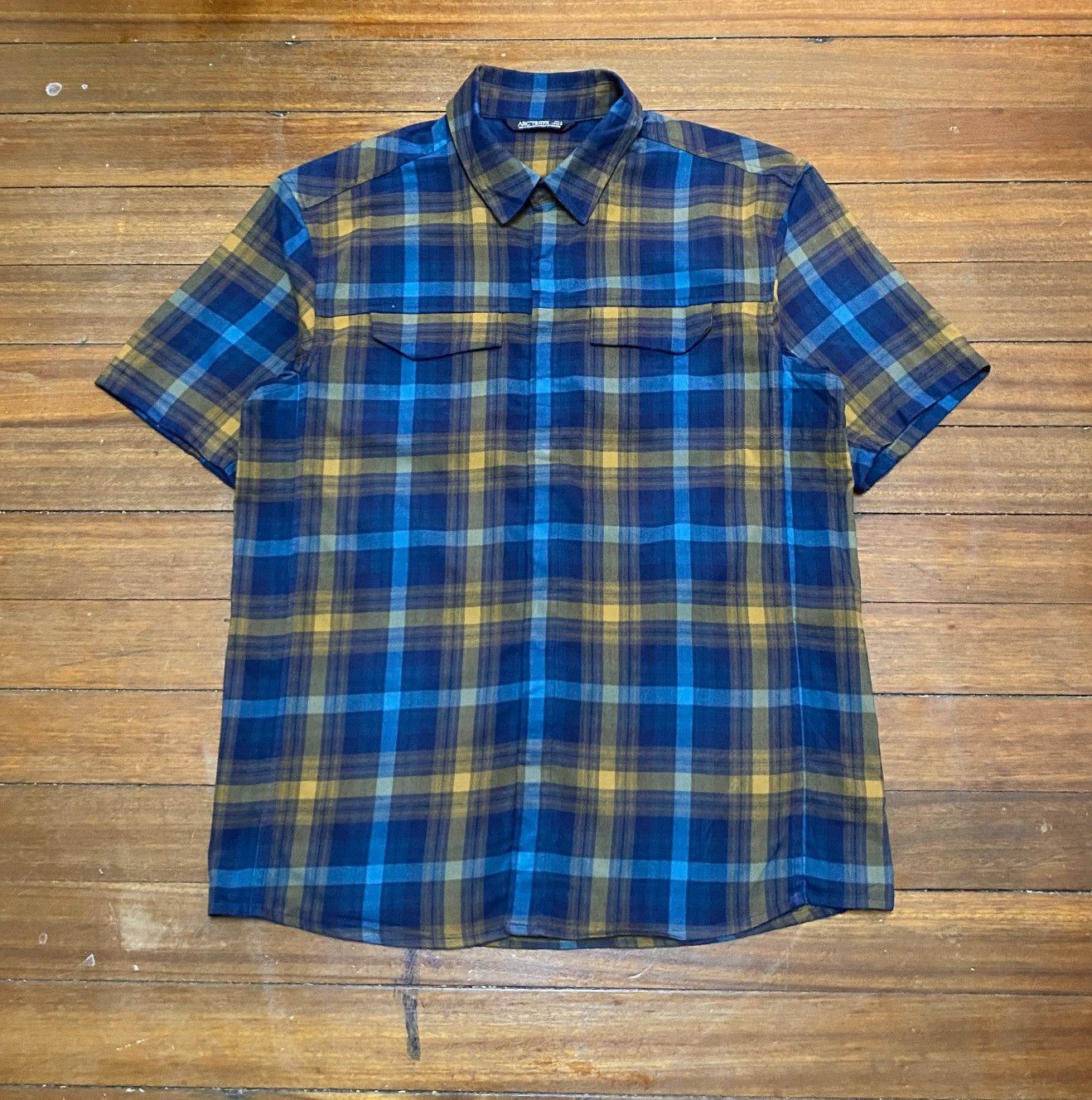 Arc'teryx Very Rare Brand Arcteryx Checkered Shirt 2000s Size US L / EU 52-54 / 3 - 1 Thumbnail