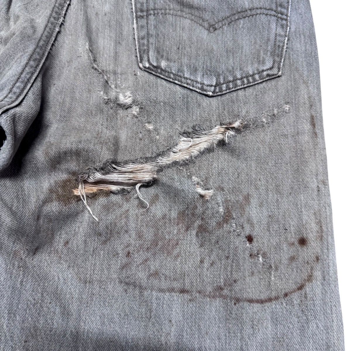 Levi's Vintage Levis 501 Rusty Thashed Jeans Faded Black Size US 33 - 14 Thumbnail