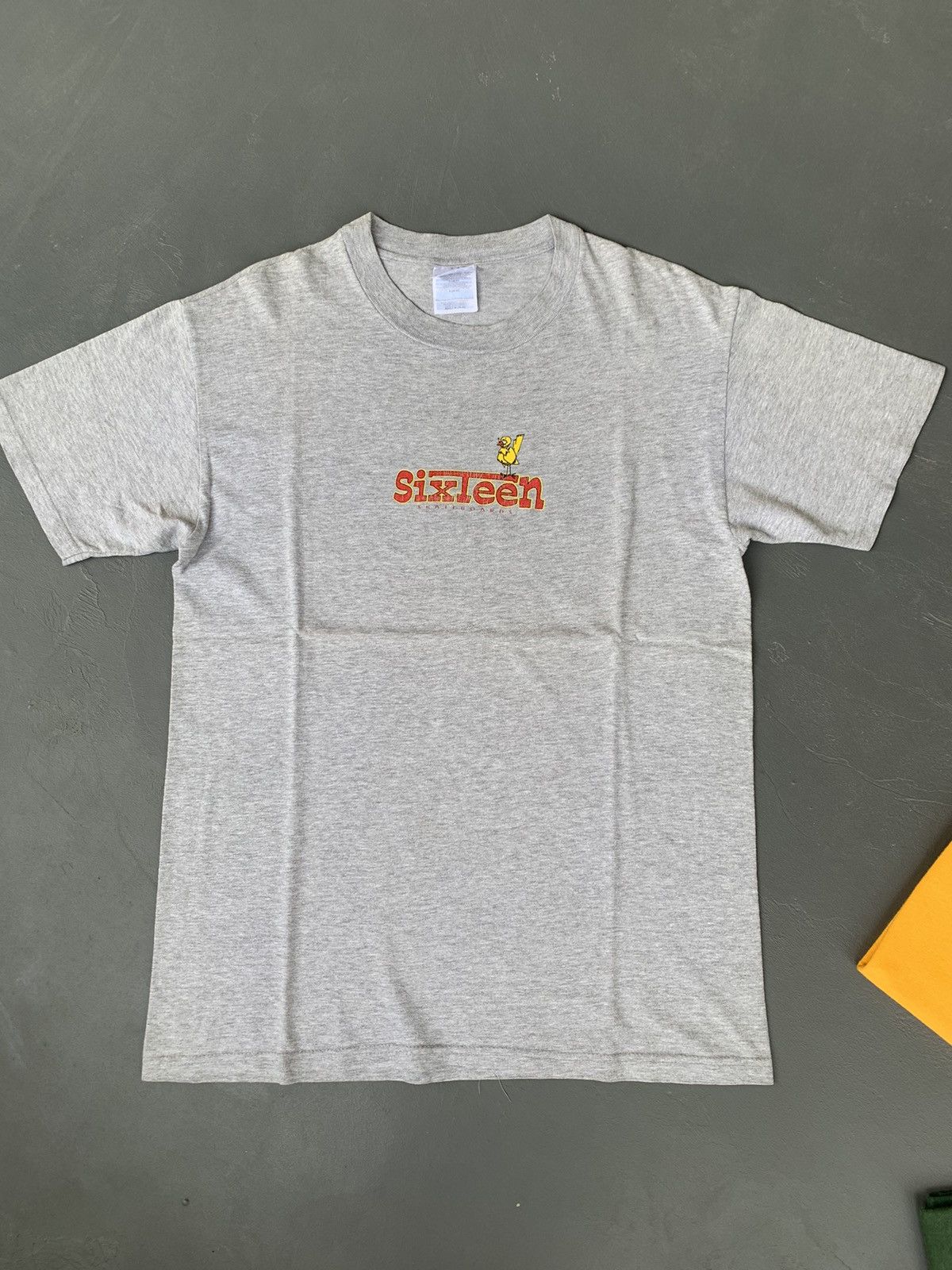 Hanes [SOLD] vintage 90s sixteen skateboard Size US M / EU 48-50 / 2 - 2 Thumbnail